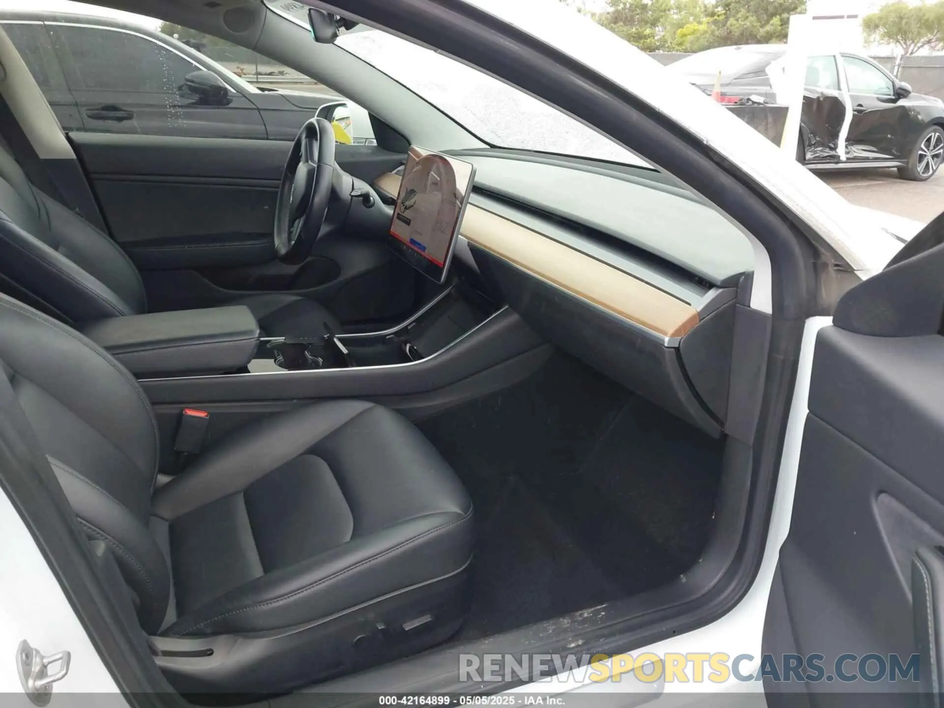5 fotografías del automóvil dañado 5YJ3E1EA7KF326498 TESLA MODEL 3 2019