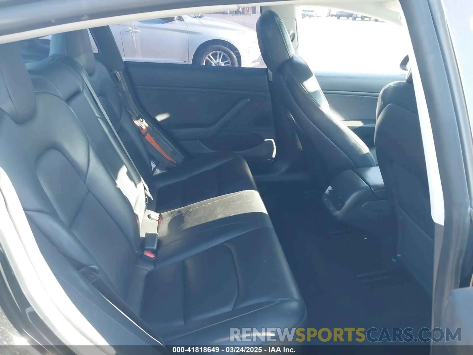 8 fotografías del automóvil dañado 5YJ3E1EA7KF398365 TESLA MODEL 3 2019