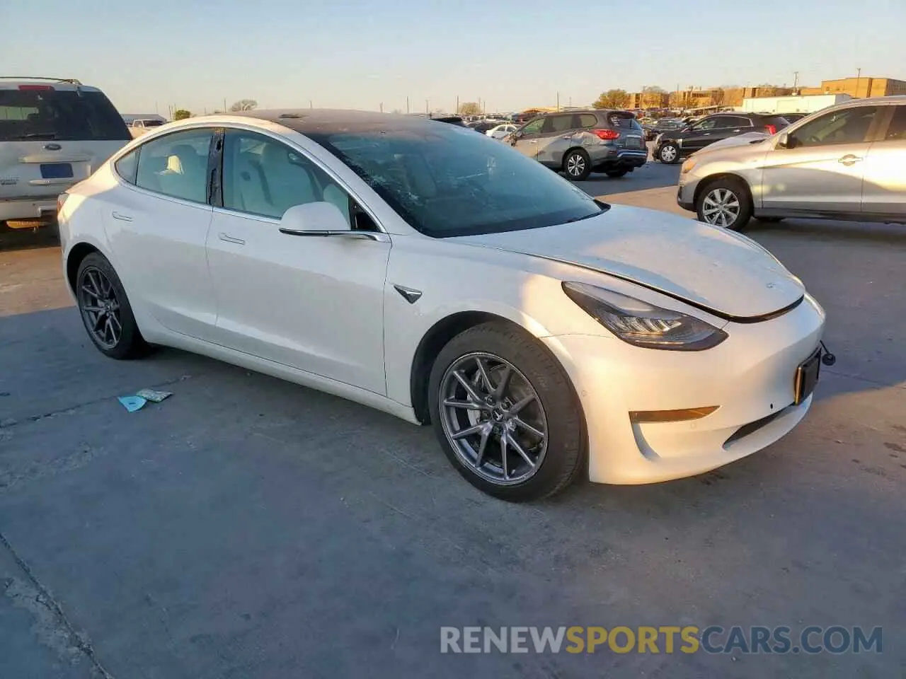 4 fotografías del automóvil dañado 5YJ3E1EA7KF419313 TESLA MODEL 3 2019