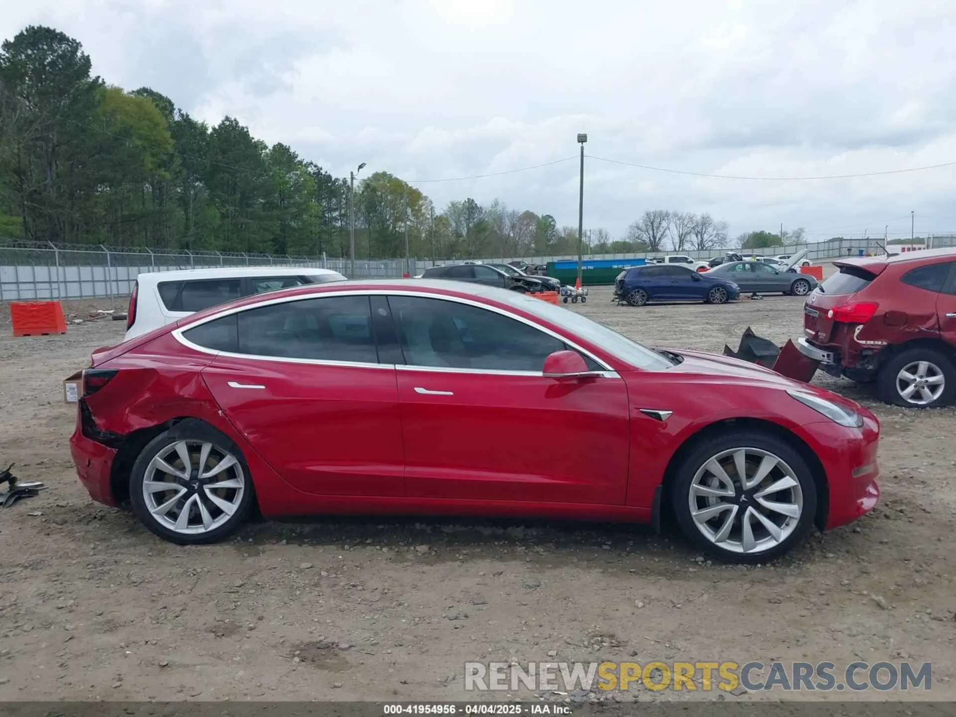13 fotografías del automóvil dañado 5YJ3E1EA7KF445040 TESLA MODEL 3 2019