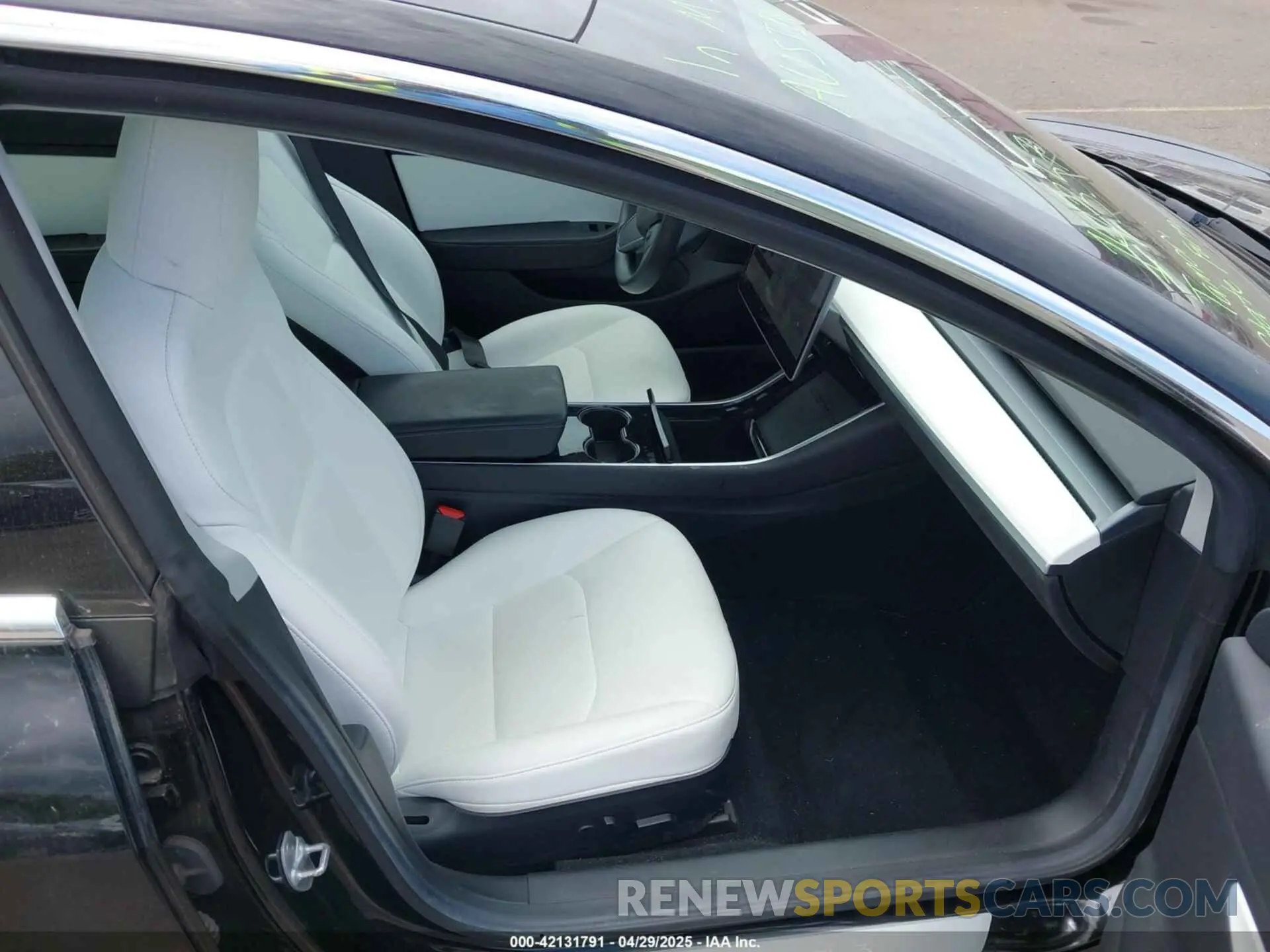 5 fotografías del automóvil dañado 5YJ3E1EA7KF445166 TESLA MODEL 3 2019