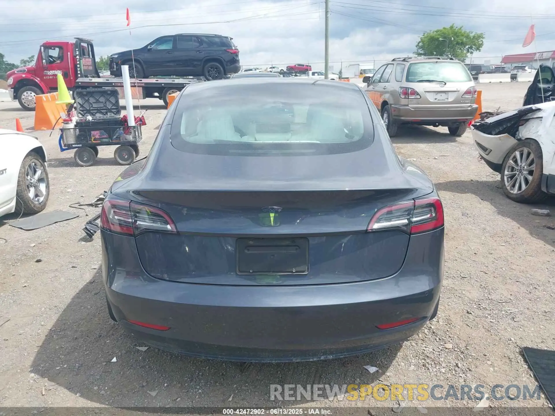 16 fotografías del automóvil dañado 5YJ3E1EA7KF529830 TESLA MODEL 3 2019