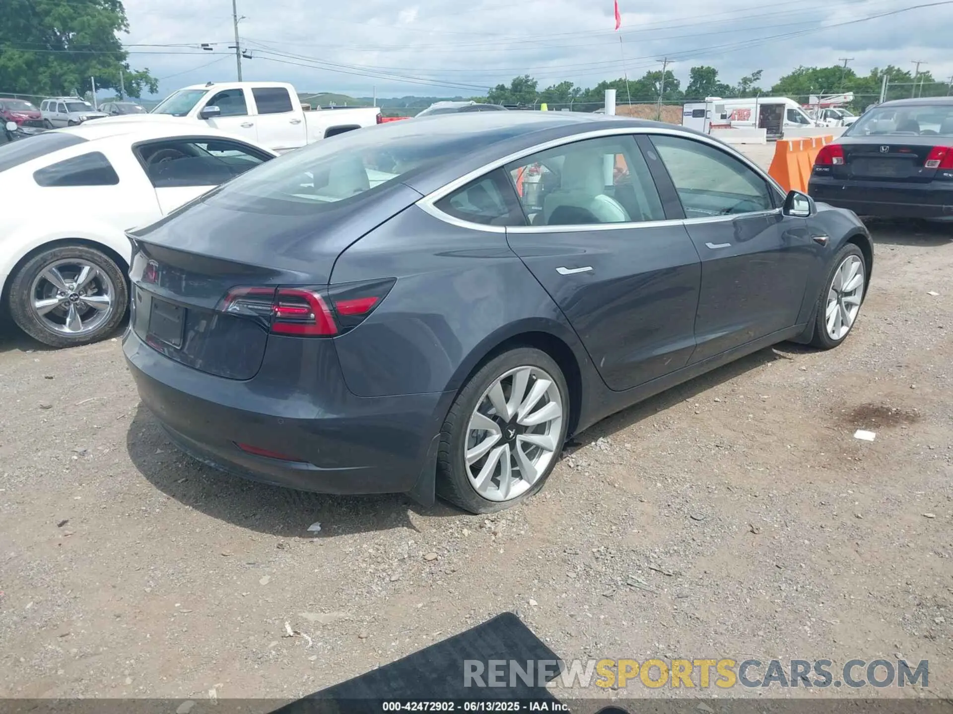 4 fotografías del automóvil dañado 5YJ3E1EA7KF529830 TESLA MODEL 3 2019