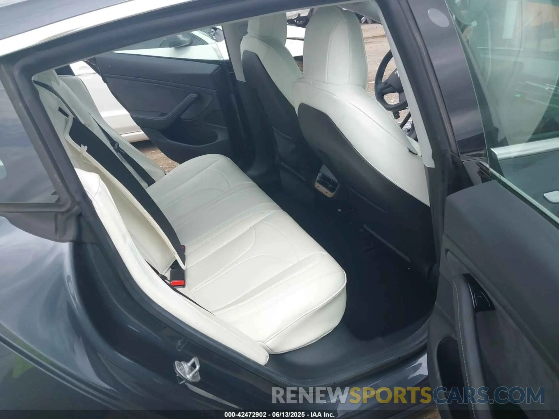 8 fotografías del automóvil dañado 5YJ3E1EA7KF529830 TESLA MODEL 3 2019