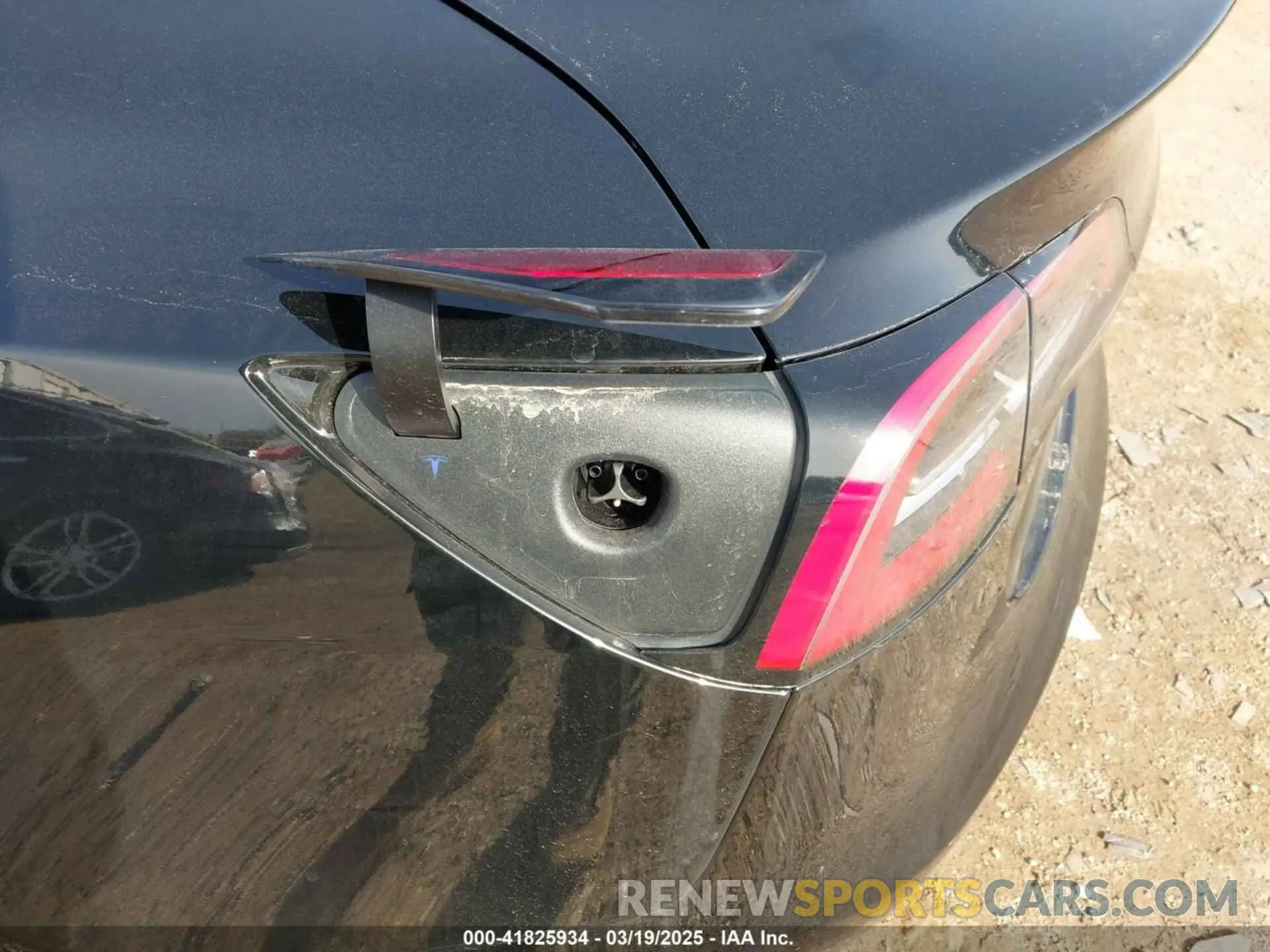 20 fotografías del automóvil dañado 5YJ3E1EA8KF306910 TESLA MODEL 3 2019