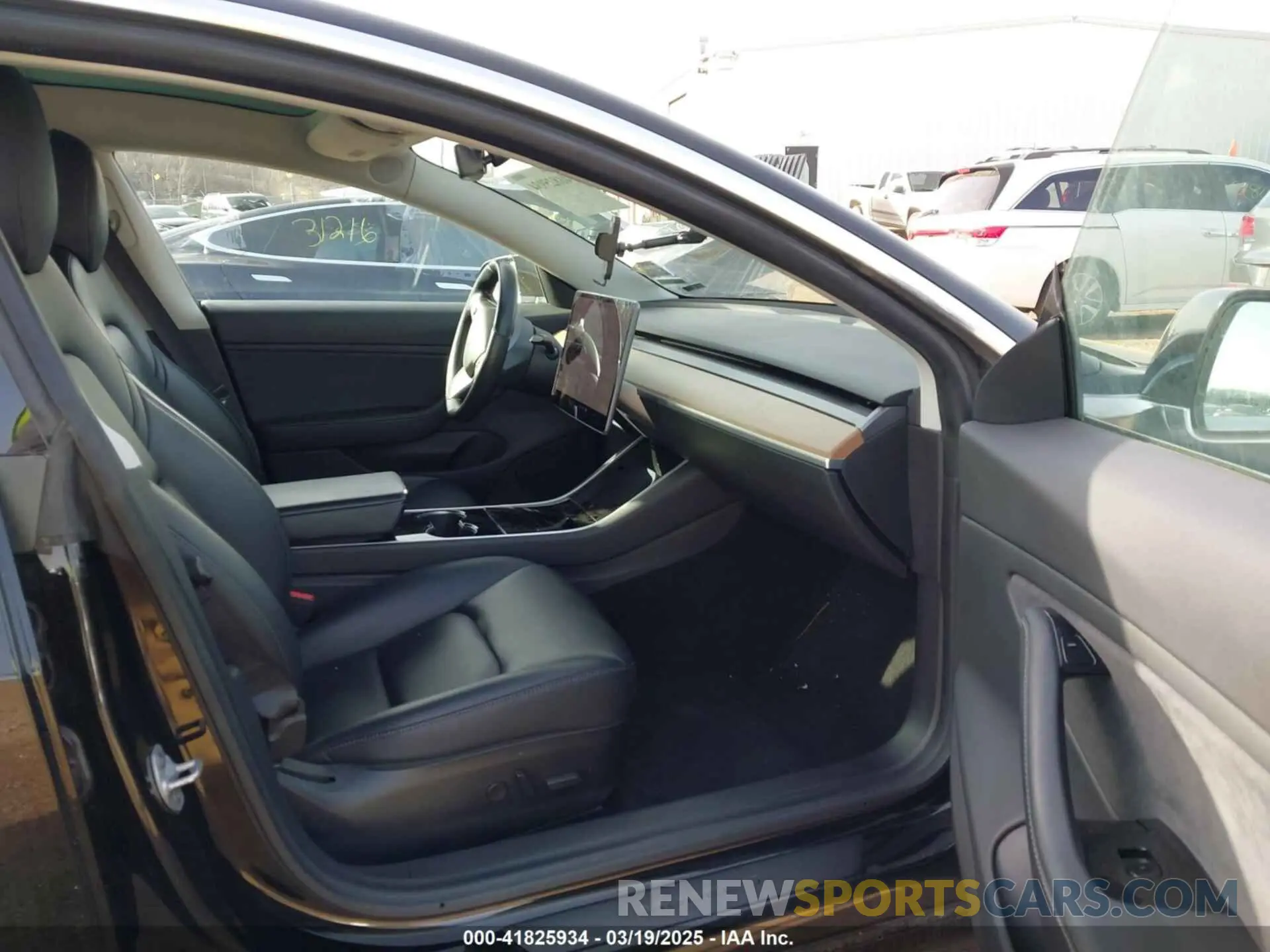 5 fotografías del automóvil dañado 5YJ3E1EA8KF306910 TESLA MODEL 3 2019