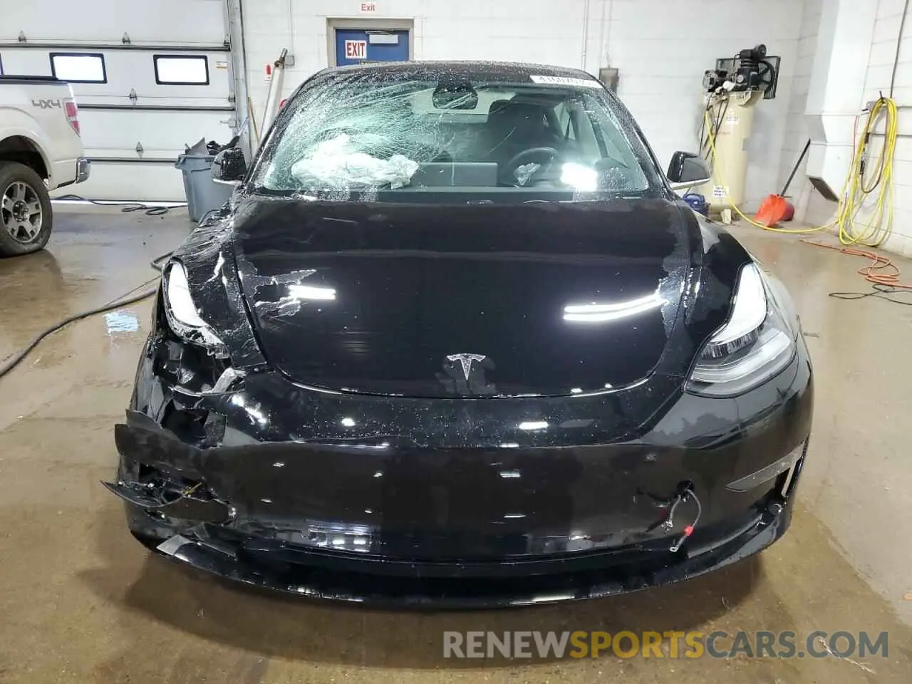 5 fotografías del automóvil dañado 5YJ3E1EA8KF327059 TESLA MODEL 3 2019