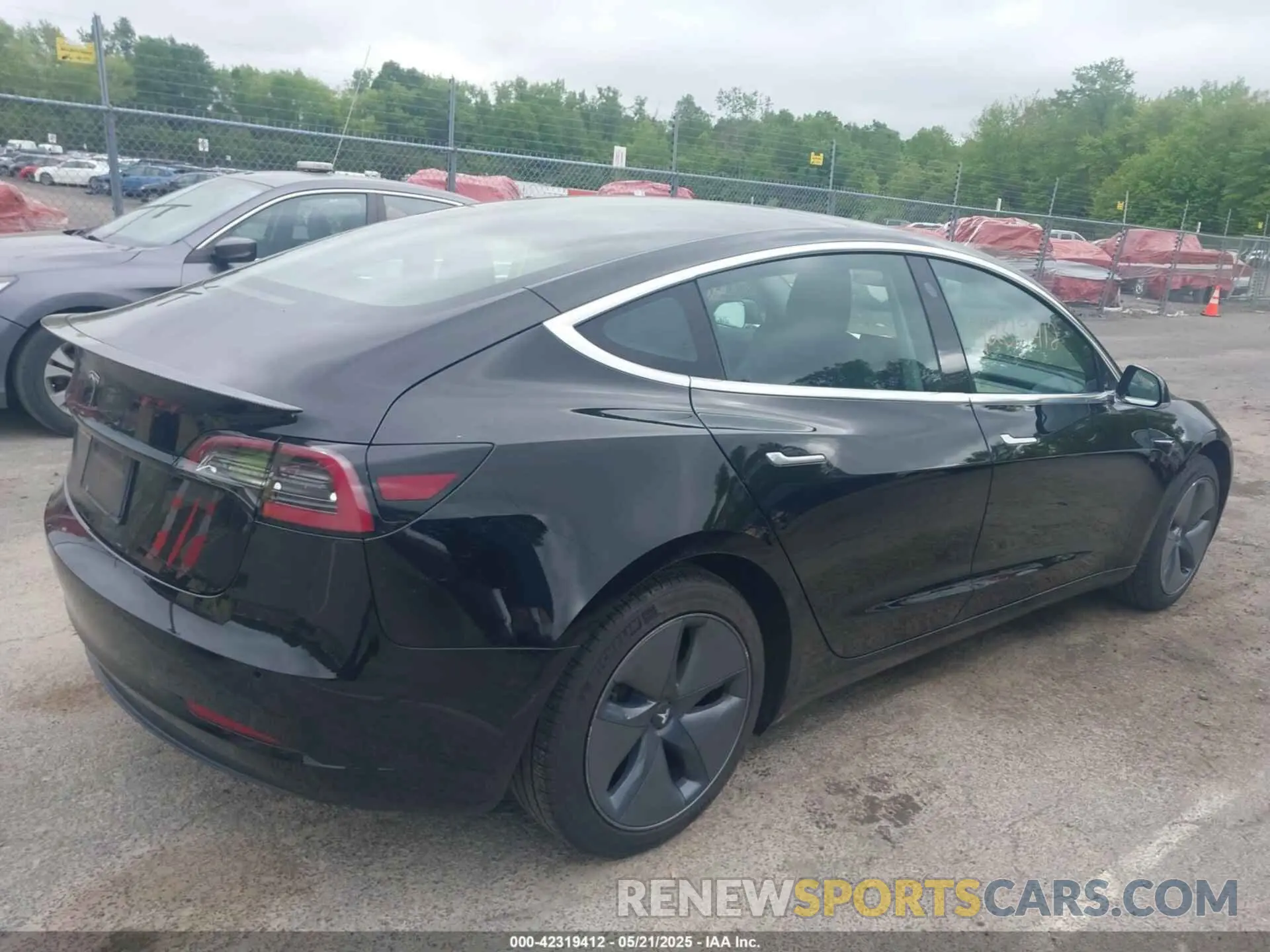 4 fotografías del automóvil dañado 5YJ3E1EA8KF400009 TESLA MODEL 3 2019