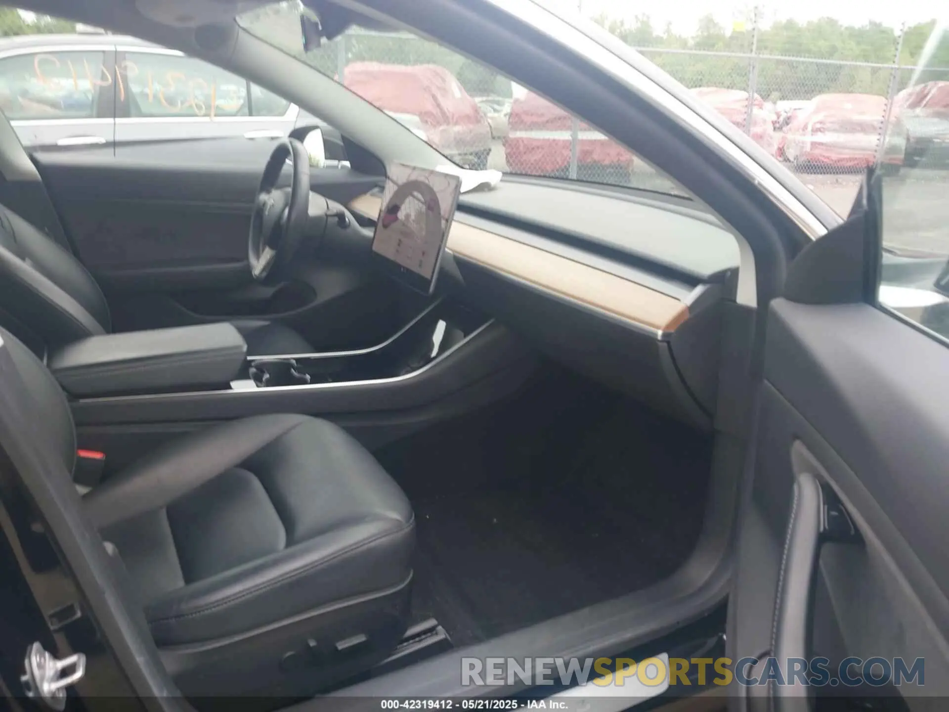 5 fotografías del automóvil dañado 5YJ3E1EA8KF400009 TESLA MODEL 3 2019