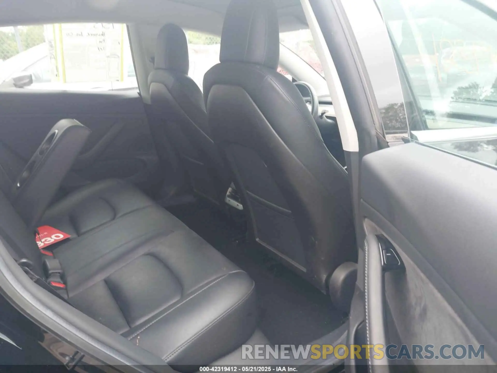 8 fotografías del automóvil dañado 5YJ3E1EA8KF400009 TESLA MODEL 3 2019
