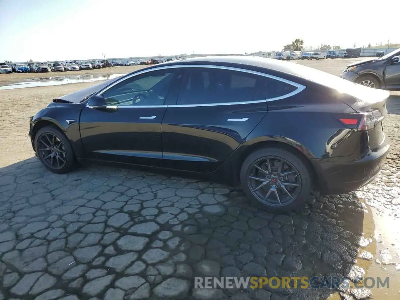 2 fotografías del automóvil dañado 5YJ3E1EA8KF424584 TESLA MODEL 3 2019