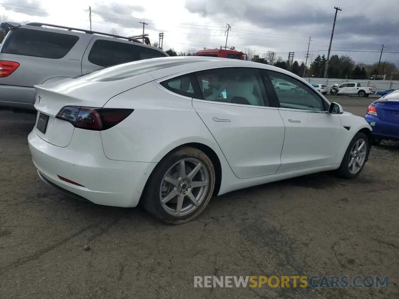 3 fotografías del automóvil dañado 5YJ3E1EA8KF429400 TESLA MODEL 3 2019