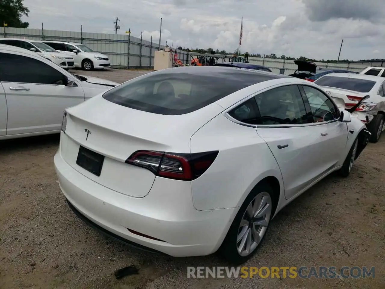 4 fotografías del automóvil dañado 5YJ3E1EA8KF441546 TESLA MODEL 3 2019