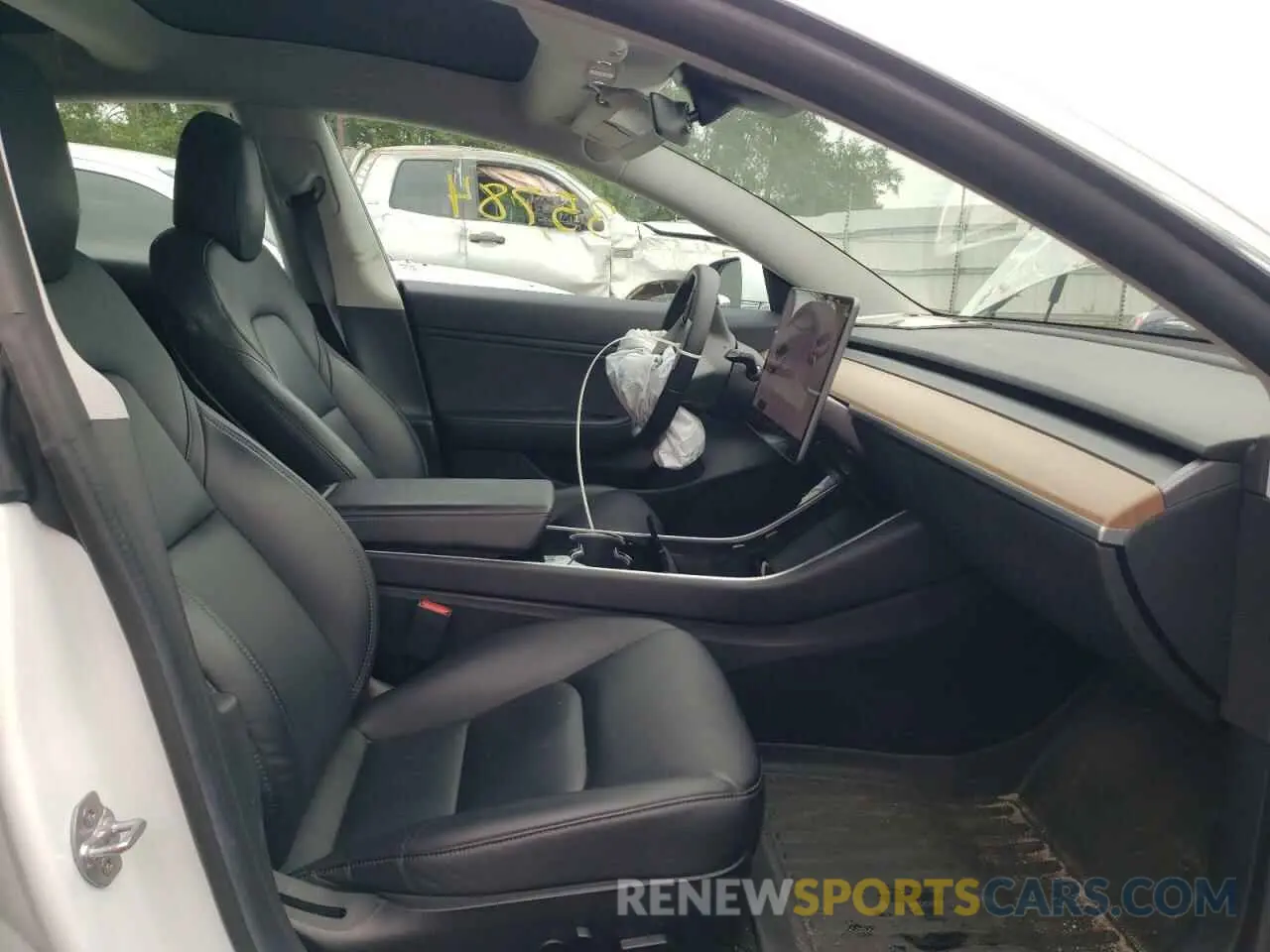 5 fotografías del automóvil dañado 5YJ3E1EA8KF441546 TESLA MODEL 3 2019