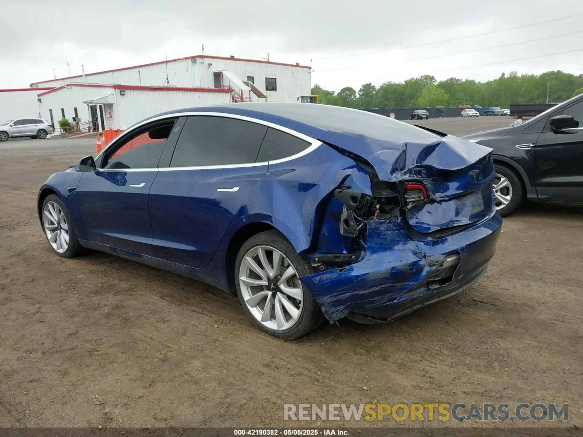 3 fotografías del automóvil dañado 5YJ3E1EA8KF447914 TESLA MODEL 3 2019