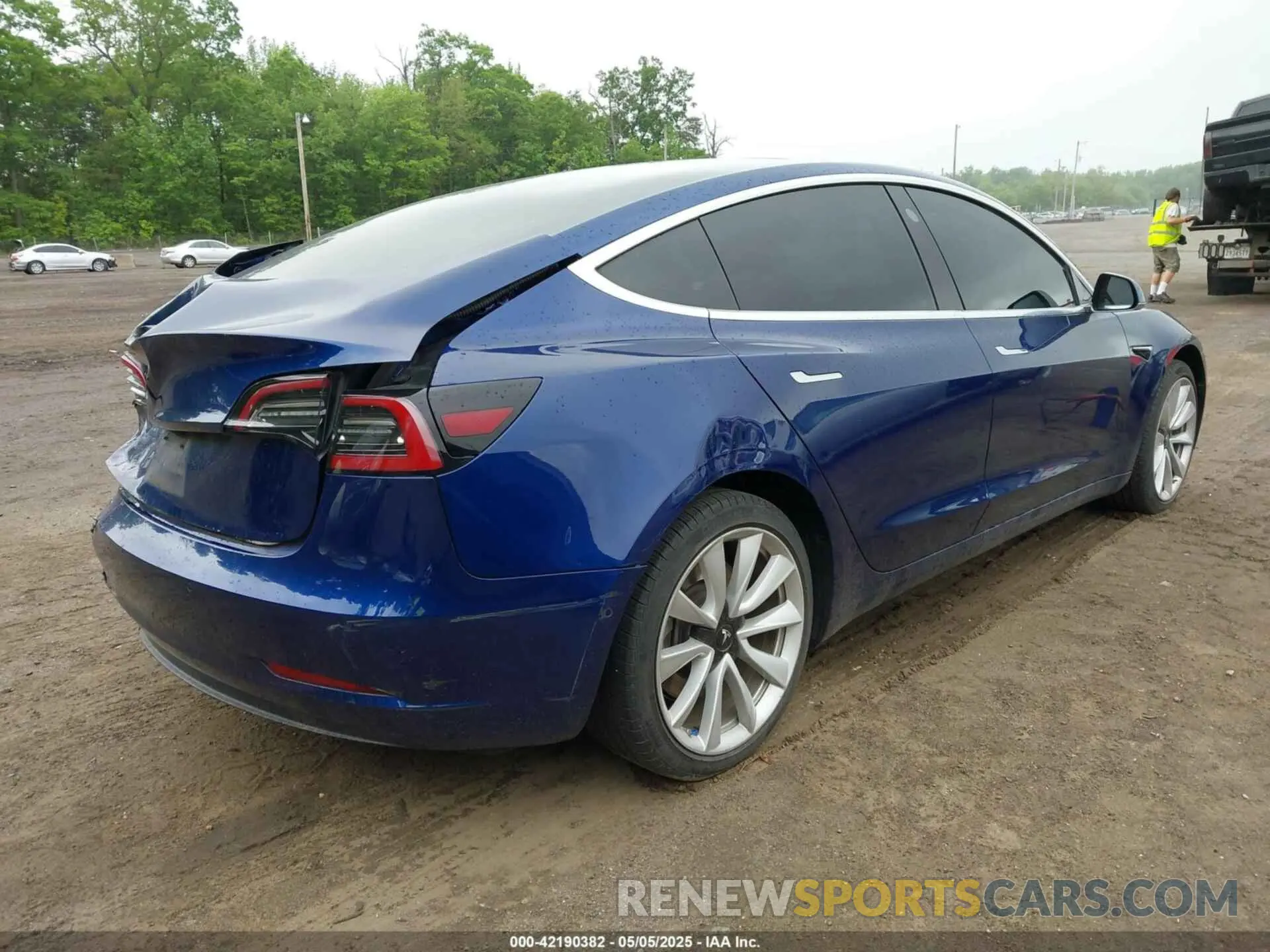 4 fotografías del automóvil dañado 5YJ3E1EA8KF447914 TESLA MODEL 3 2019