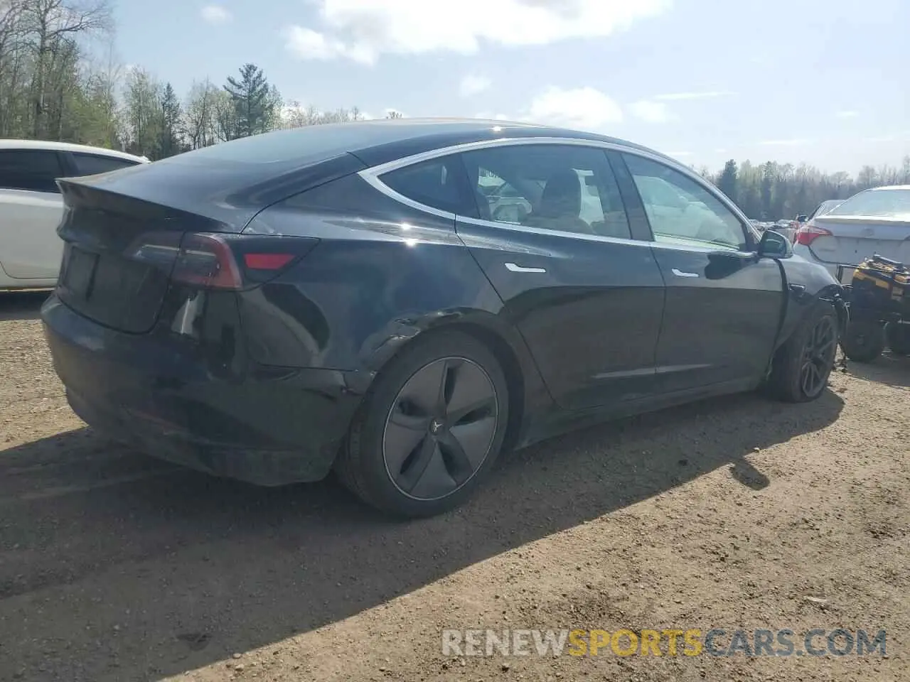 3 fotografías del automóvil dañado 5YJ3E1EA9KF321593 TESLA MODEL 3 2019