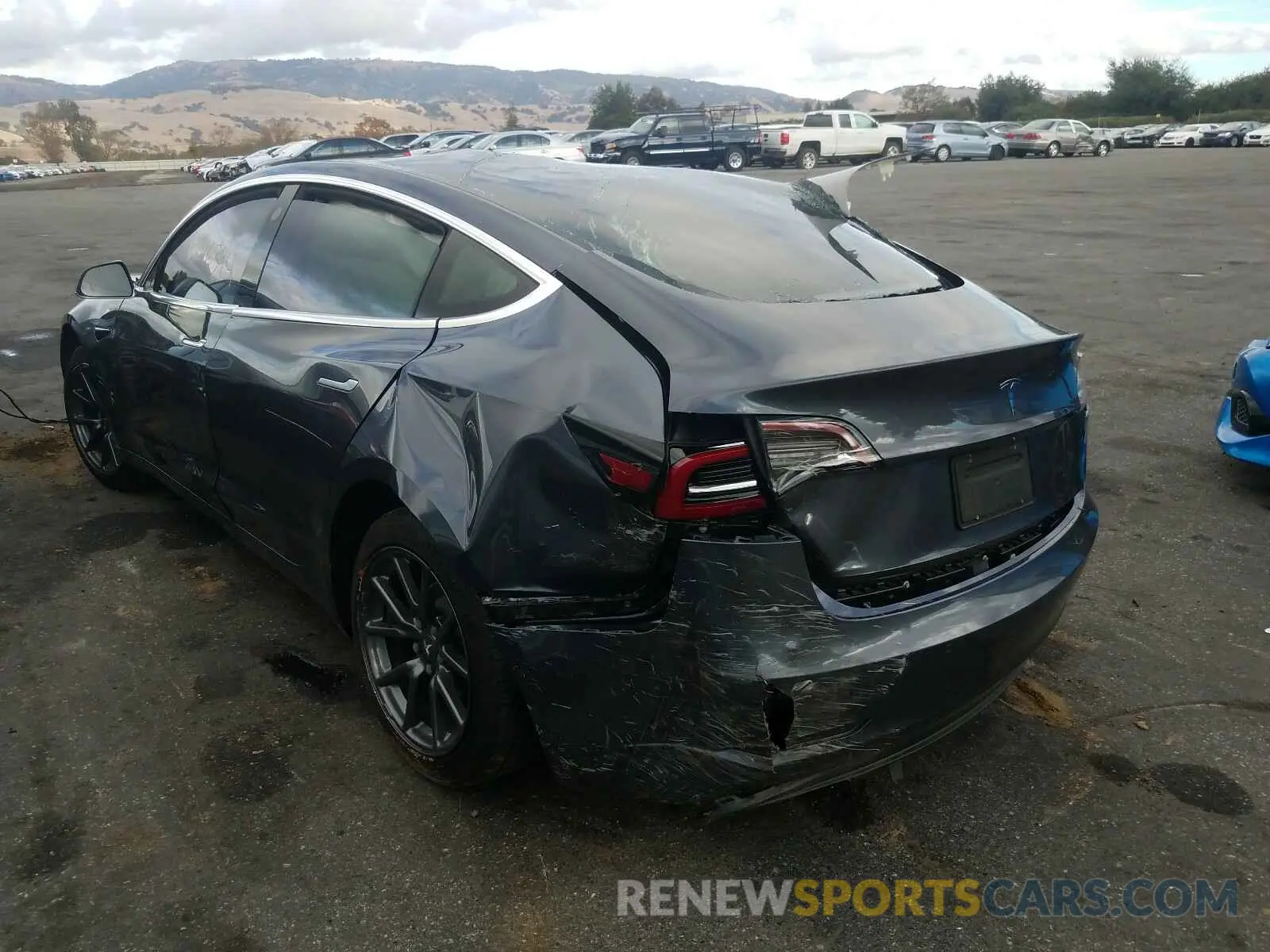 3 fotografías del automóvil dañado 5YJ3E1EA9KF325546 TESLA MODEL 3 2019