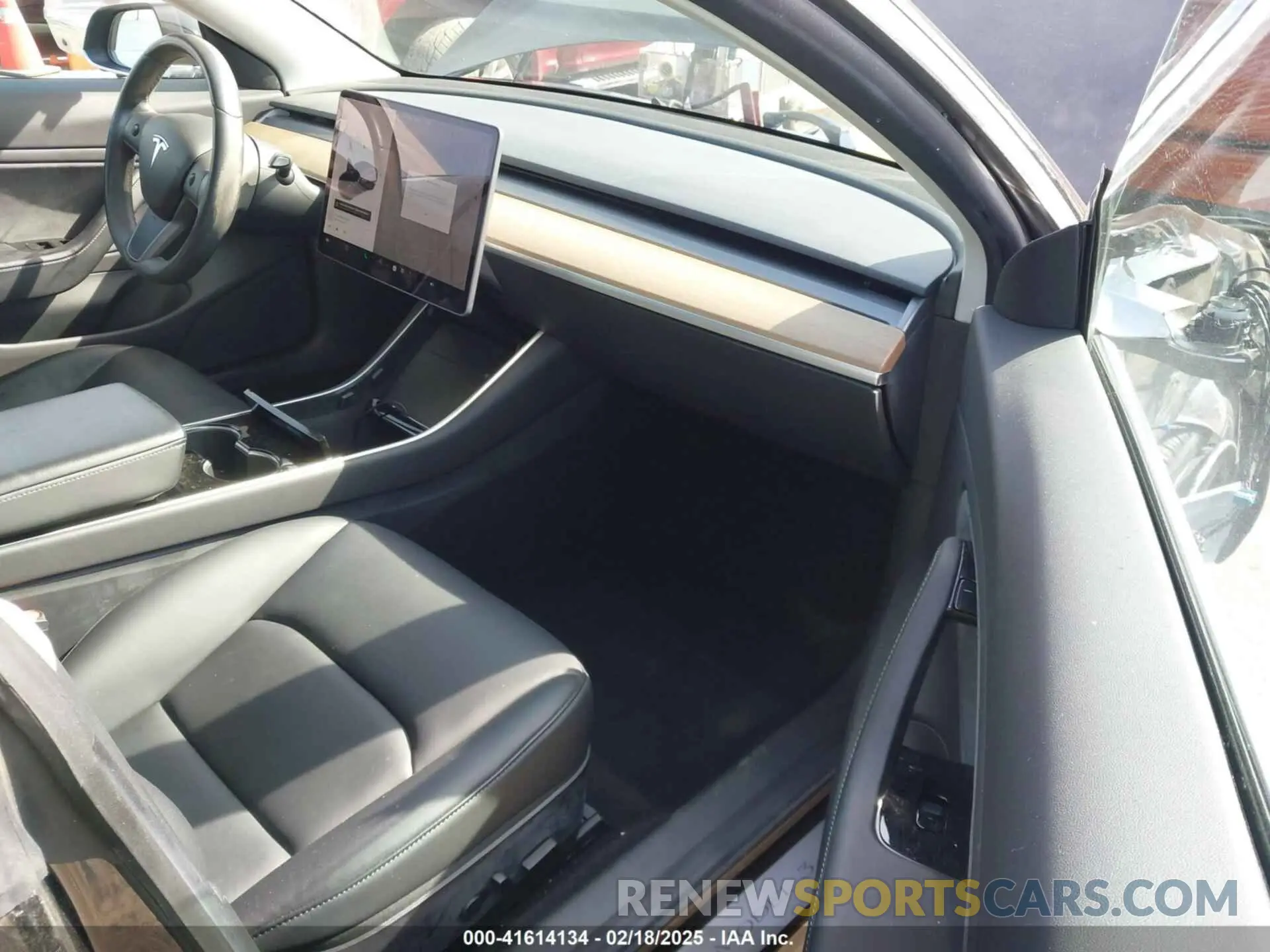 5 fotografías del automóvil dañado 5YJ3E1EA9KF410869 TESLA MODEL 3 2019