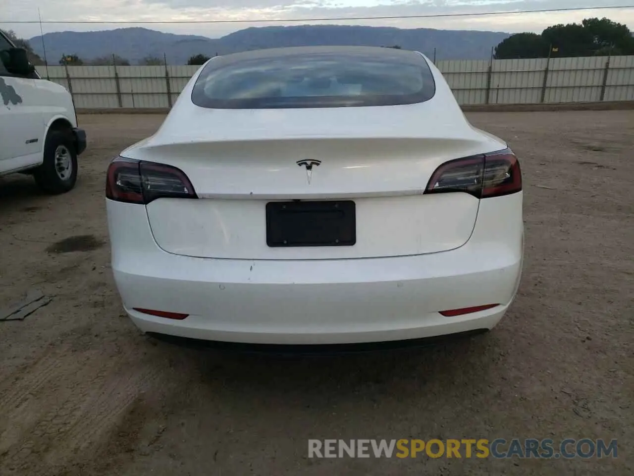 6 fotografías del automóvil dañado 5YJ3E1EA9KF425212 TESLA MODEL 3 2019