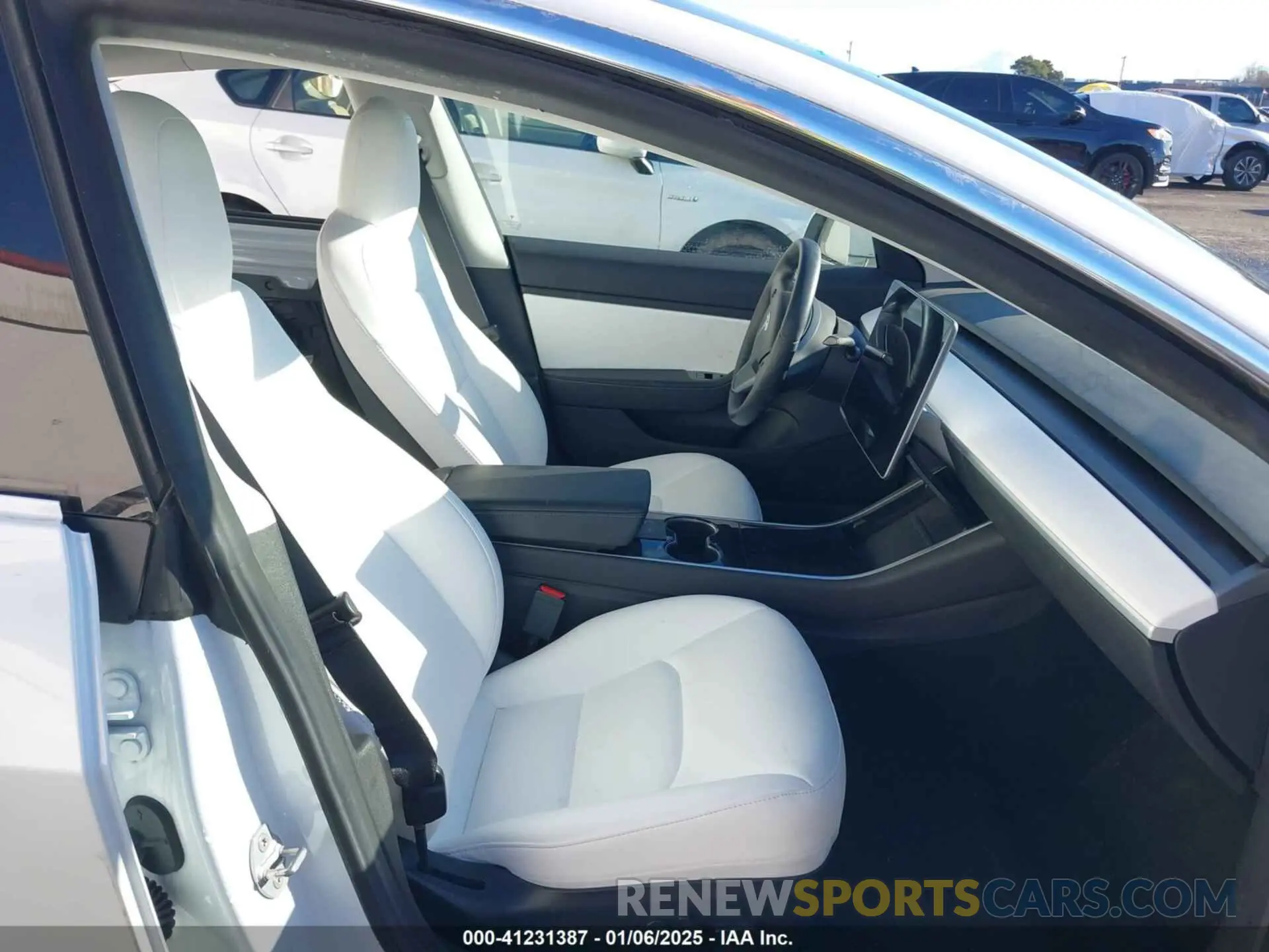 5 fotografías del automóvil dañado 5YJ3E1EA9KF431821 TESLA MODEL 3 2019