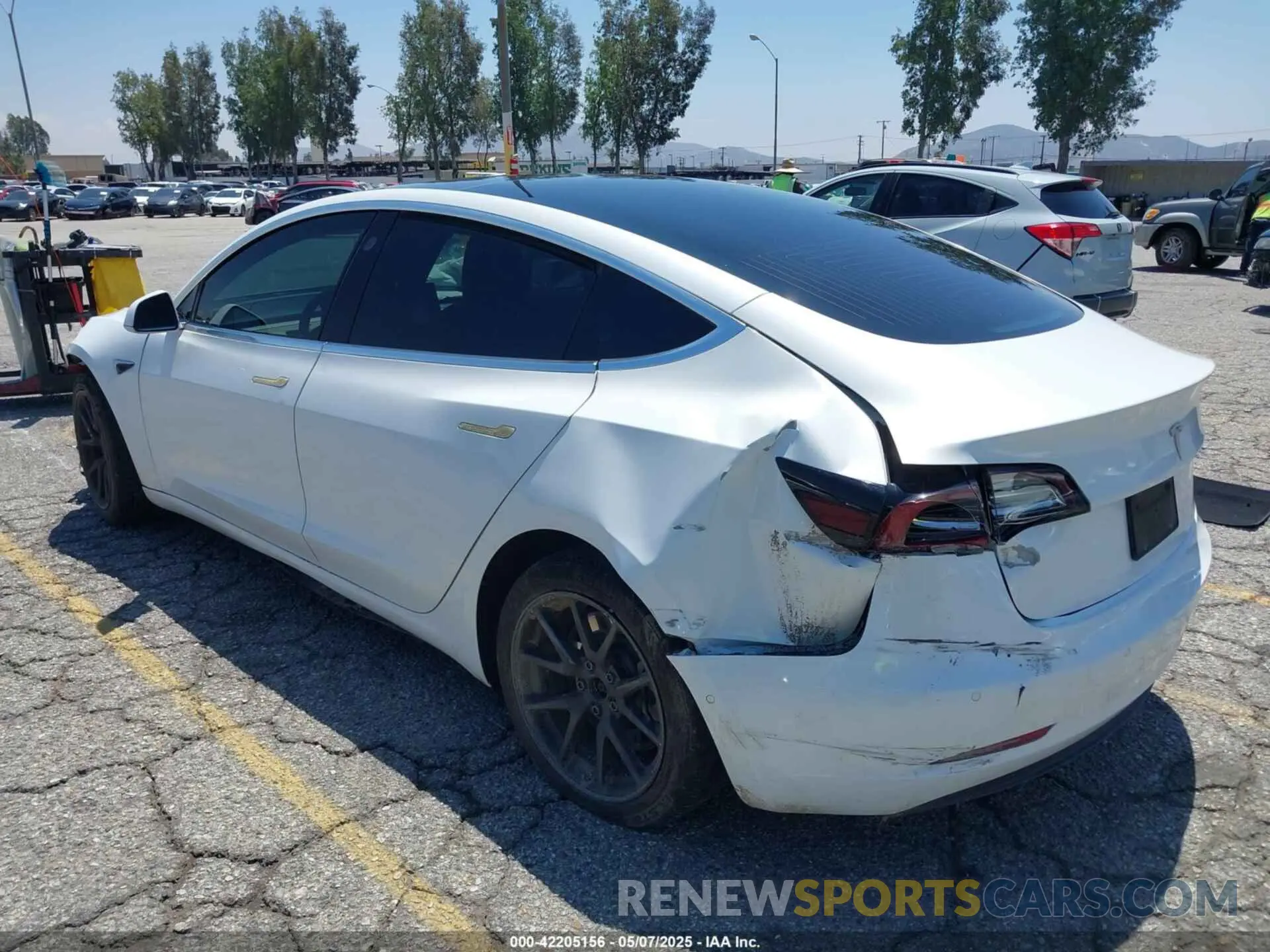 3 fotografías del automóvil dañado 5YJ3E1EA9KF485278 TESLA MODEL 3 2019