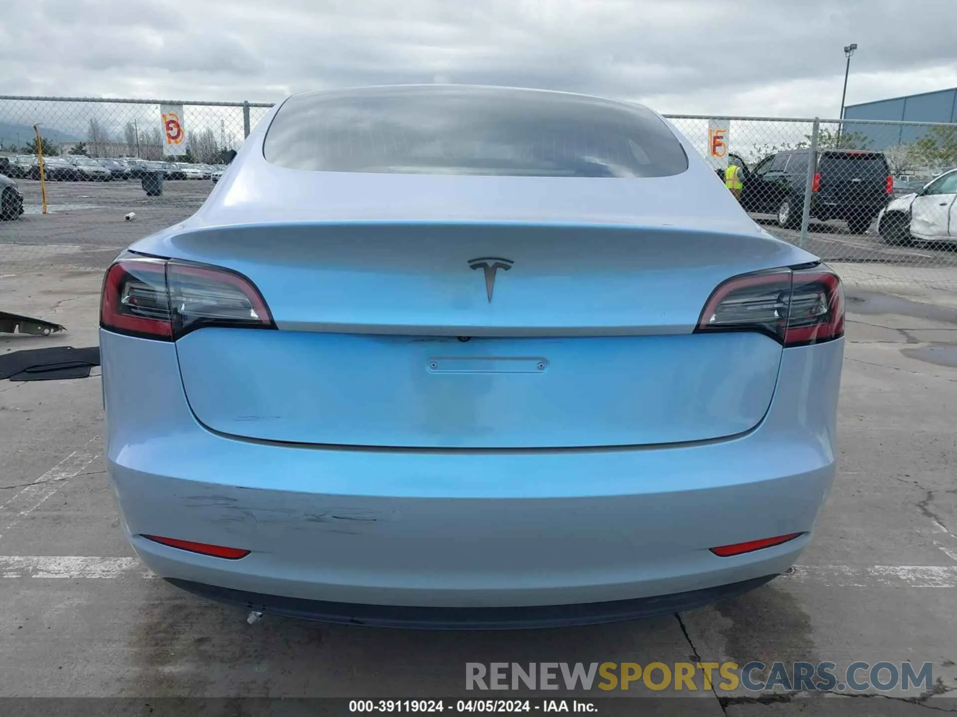 17 fotografías del automóvil dañado 5YJ3E1EAXKF300381 TESLA MODEL 3 2019