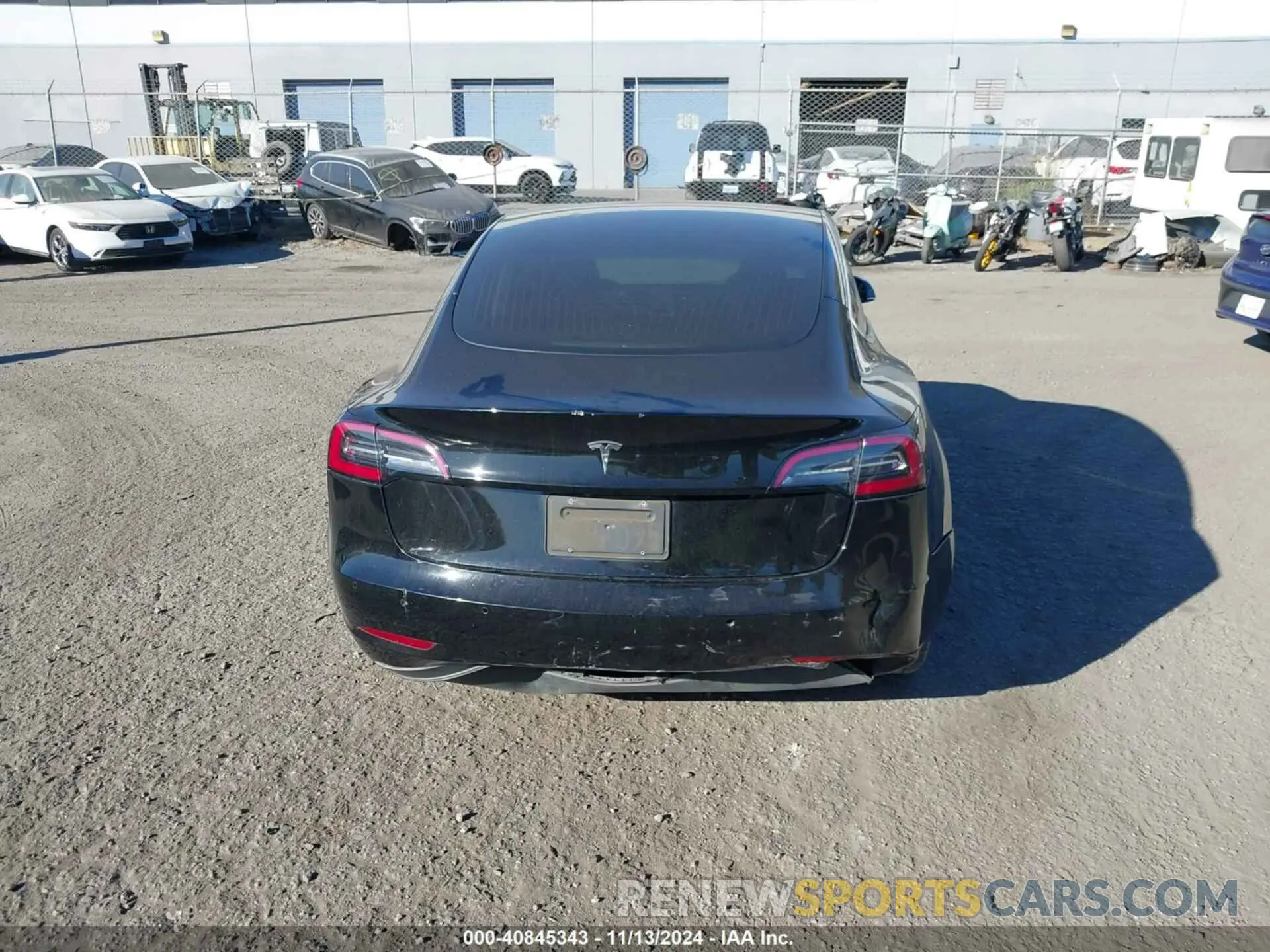 17 fotografías del automóvil dañado 5YJ3E1EAXKF325426 TESLA MODEL 3 2019