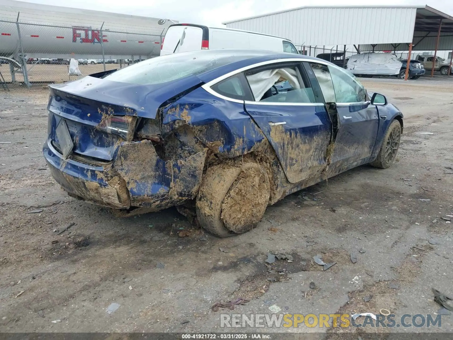 4 fotografías del automóvil dañado 5YJ3E1EAXKF332974 TESLA MODEL 3 2019