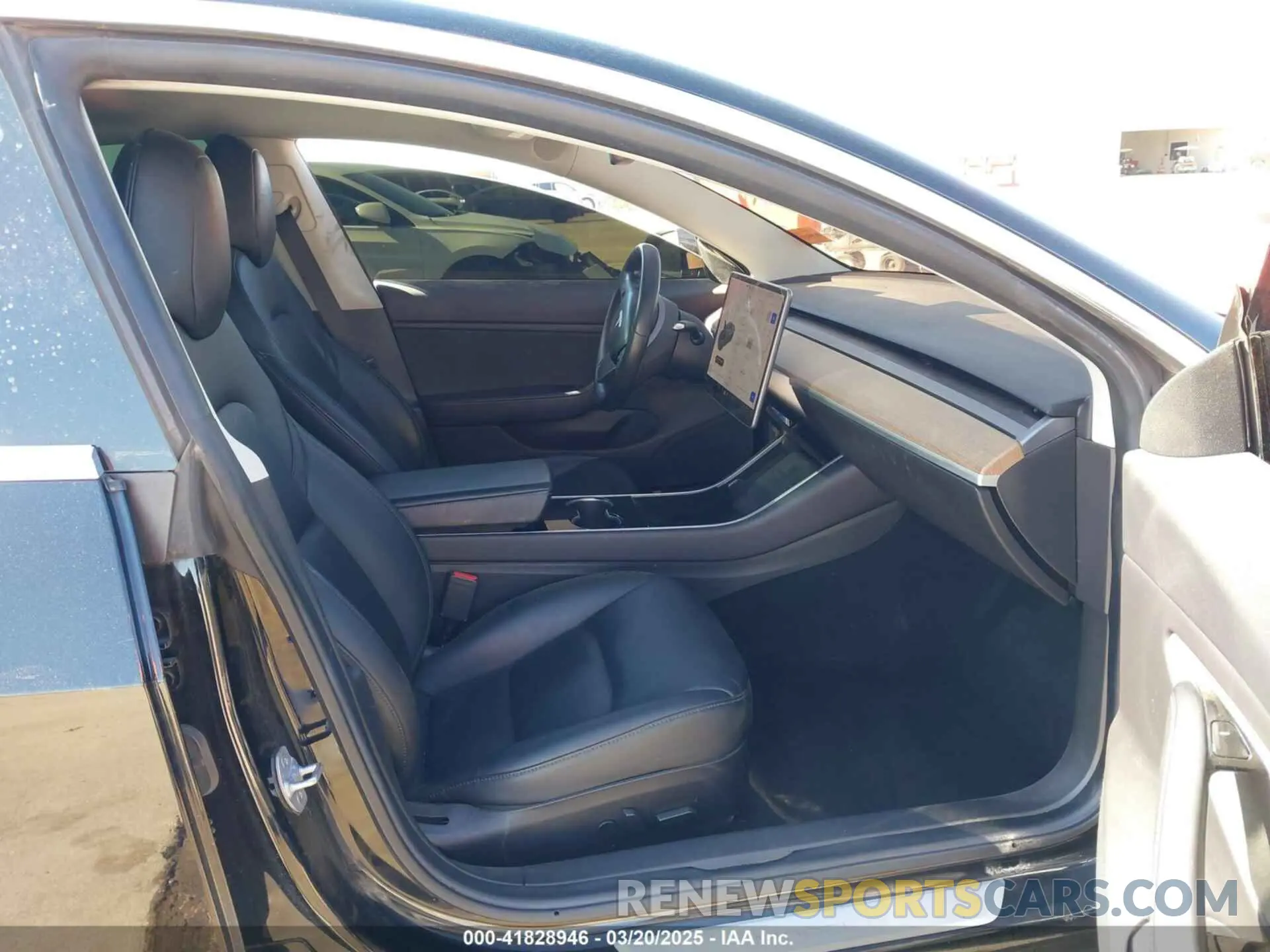 5 fotografías del automóvil dañado 5YJ3E1EAXKF344817 TESLA MODEL 3 2019