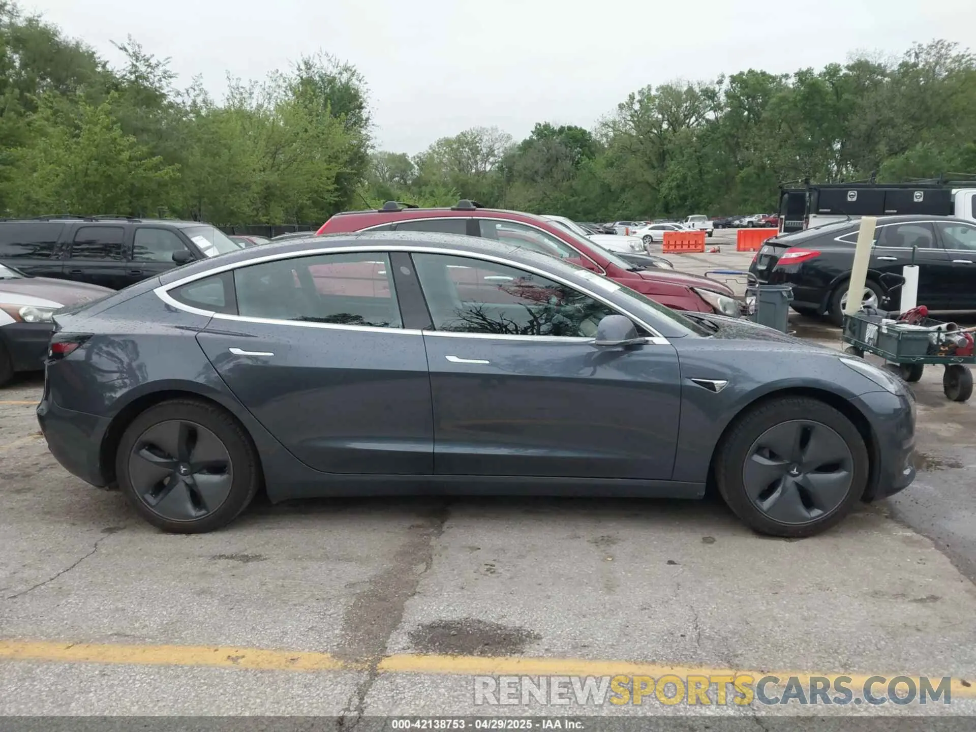 14 fotografías del automóvil dañado 5YJ3E1EAXKF396285 TESLA MODEL 3 2019