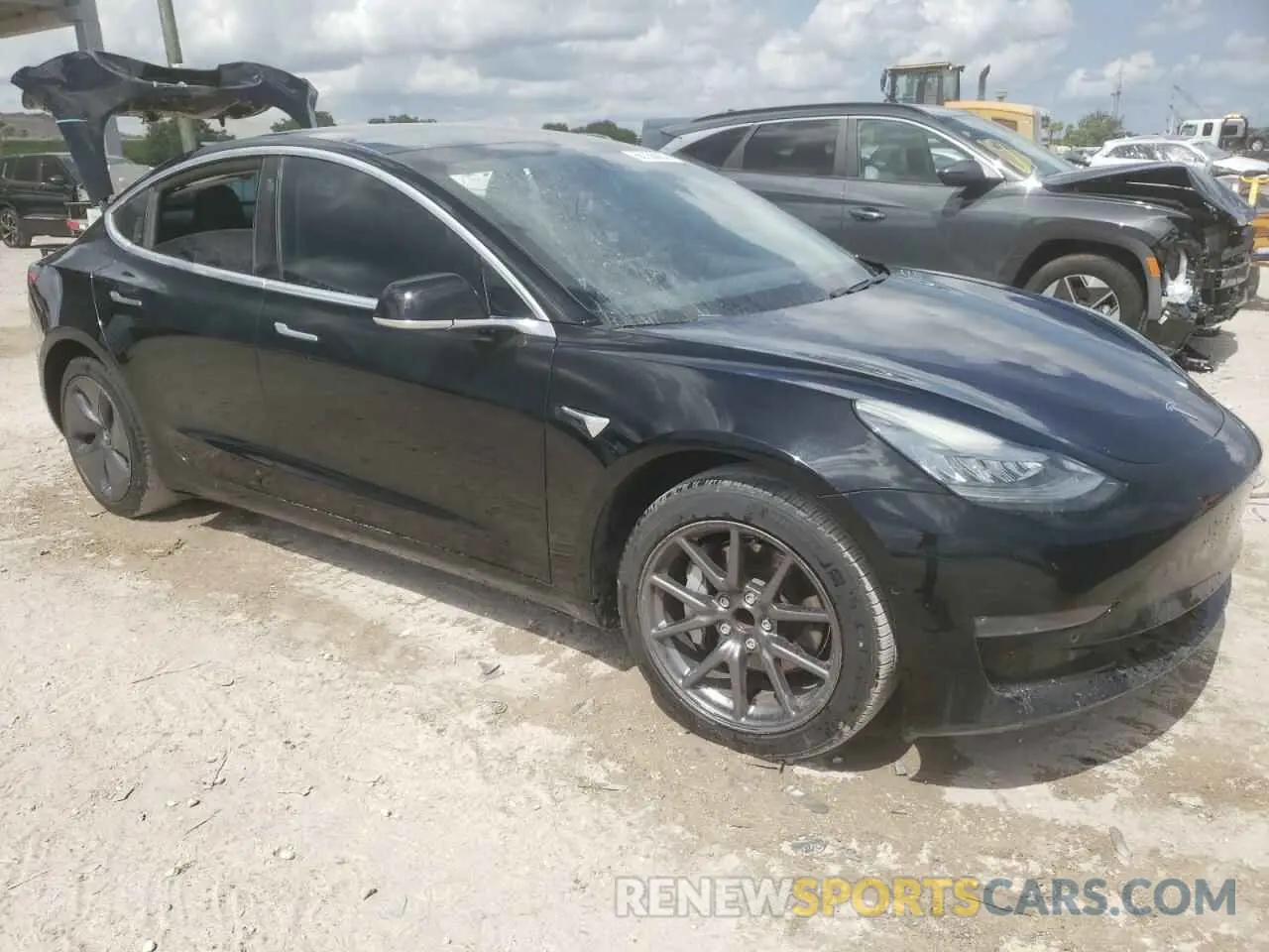 4 fotografías del automóvil dañado 5YJ3E1EAXKF399199 TESLA MODEL 3 2019