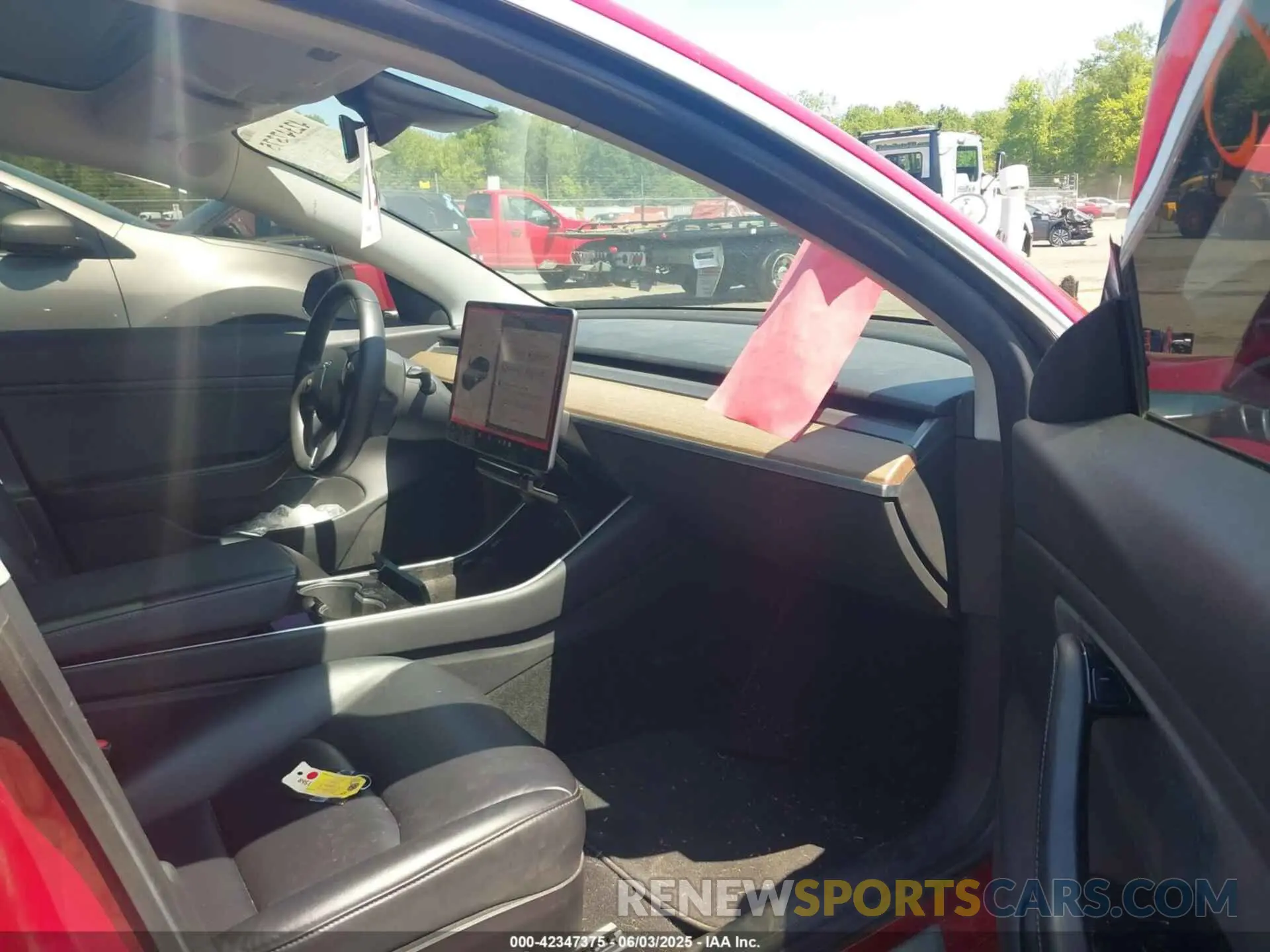 5 fotografías del automóvil dañado 5YJ3E1EAXKF483331 TESLA MODEL 3 2019