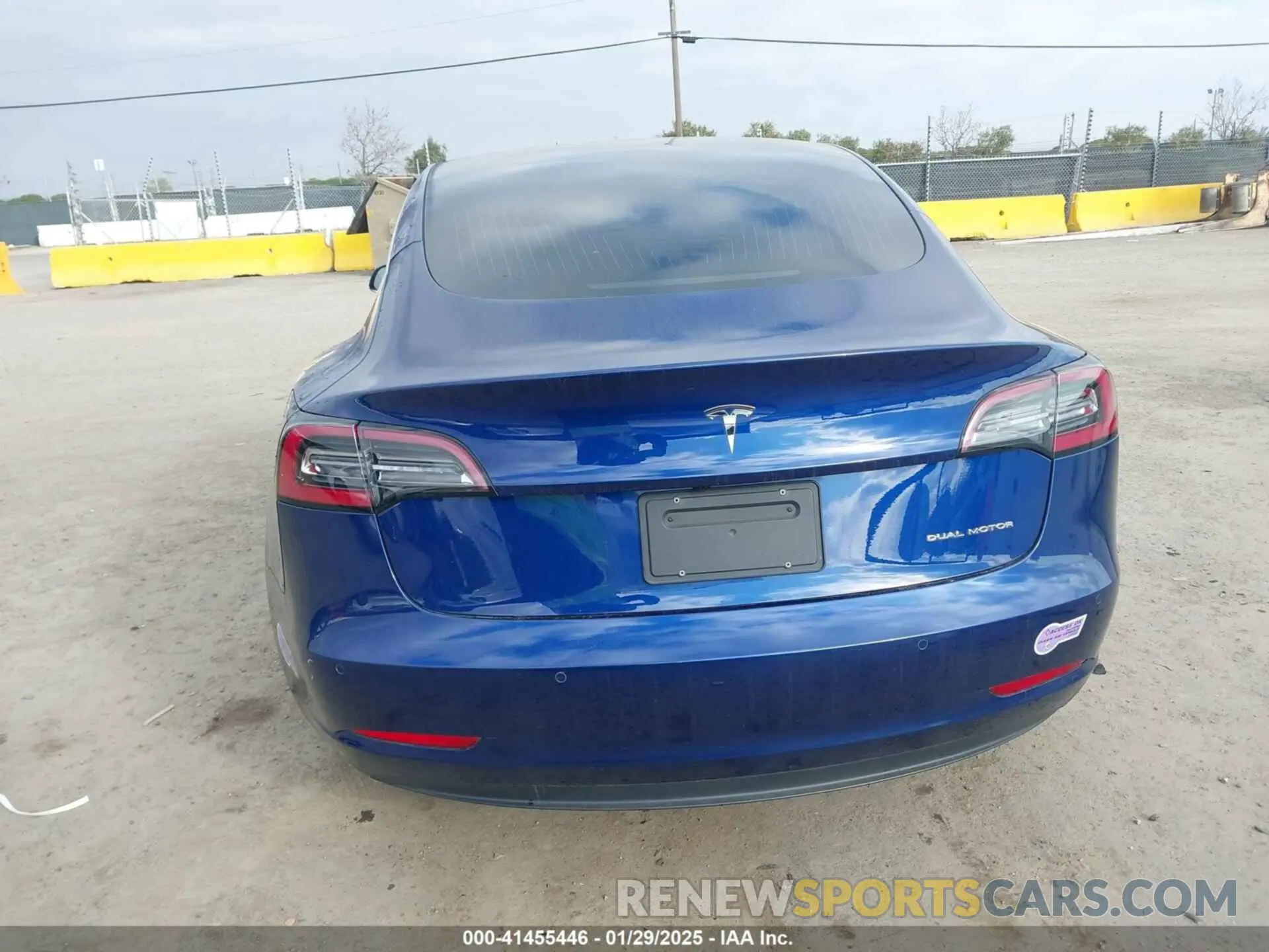 15 fotografías del automóvil dañado 5YJ3E1EB0KF199490 TESLA MODEL 3 2019