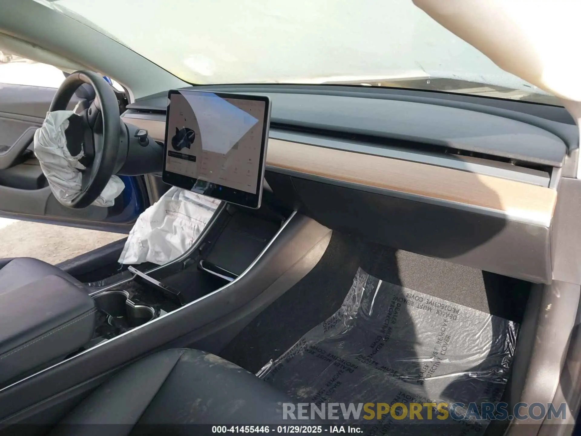 5 fotografías del automóvil dañado 5YJ3E1EB0KF199490 TESLA MODEL 3 2019