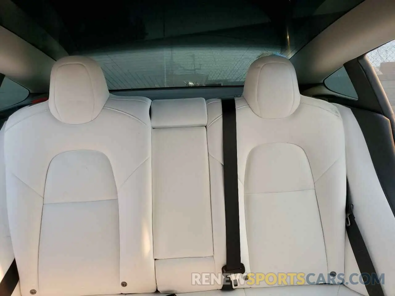 10 fotografías del automóvil dañado 5YJ3E1EB0KF238370 TESLA MODEL 3 2019