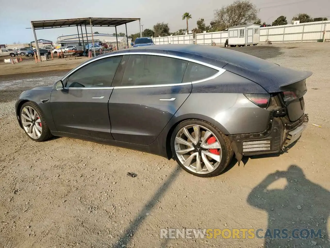 2 fotografías del automóvil dañado 5YJ3E1EB0KF238370 TESLA MODEL 3 2019