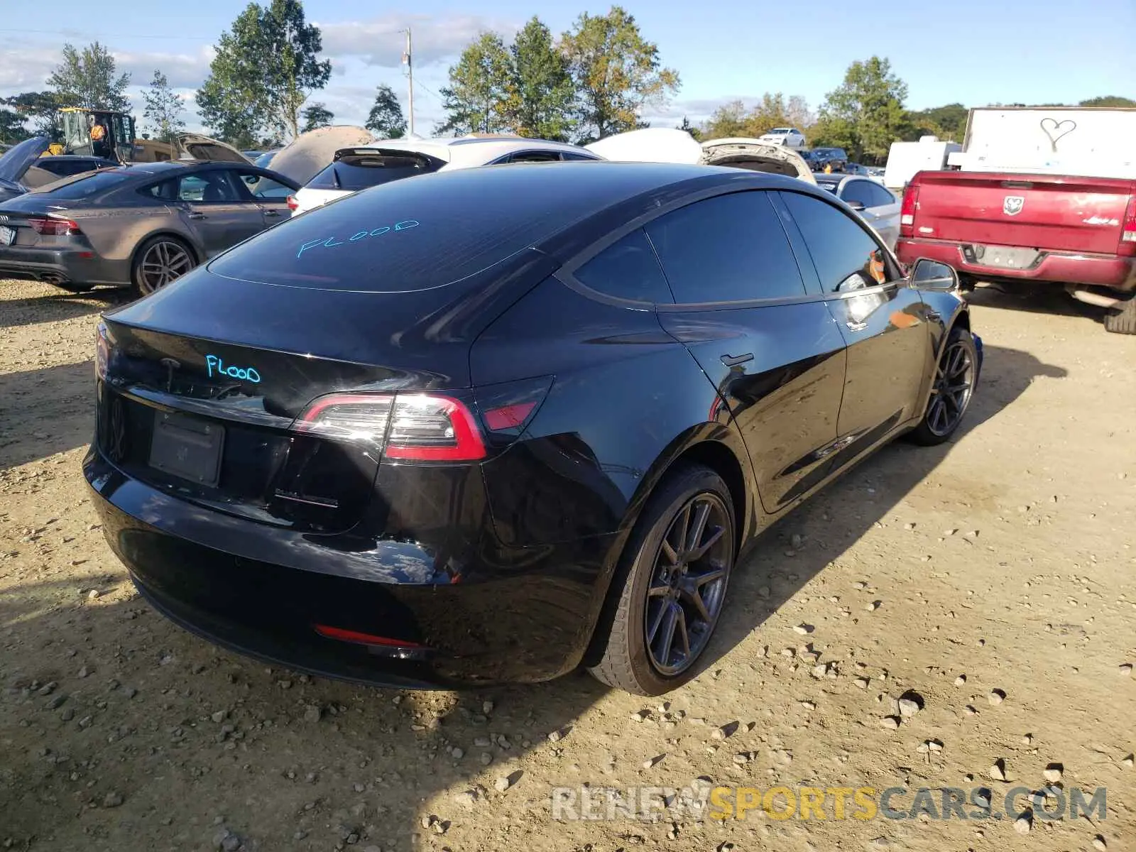 4 fotografías del automóvil dañado 5YJ3E1EB0KF385319 TESLA MODEL 3 2019