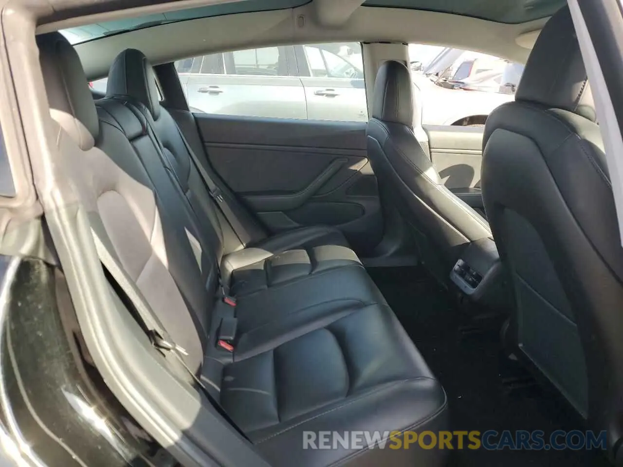 10 fotografías del automóvil dañado 5YJ3E1EB0KF385367 TESLA MODEL 3 2019
