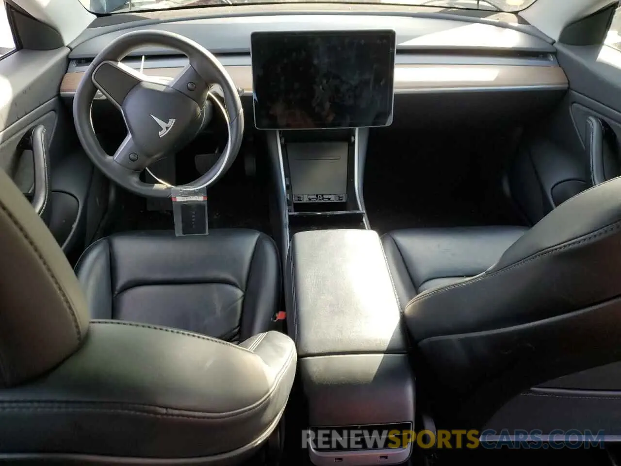 8 fotografías del automóvil dañado 5YJ3E1EB0KF385367 TESLA MODEL 3 2019