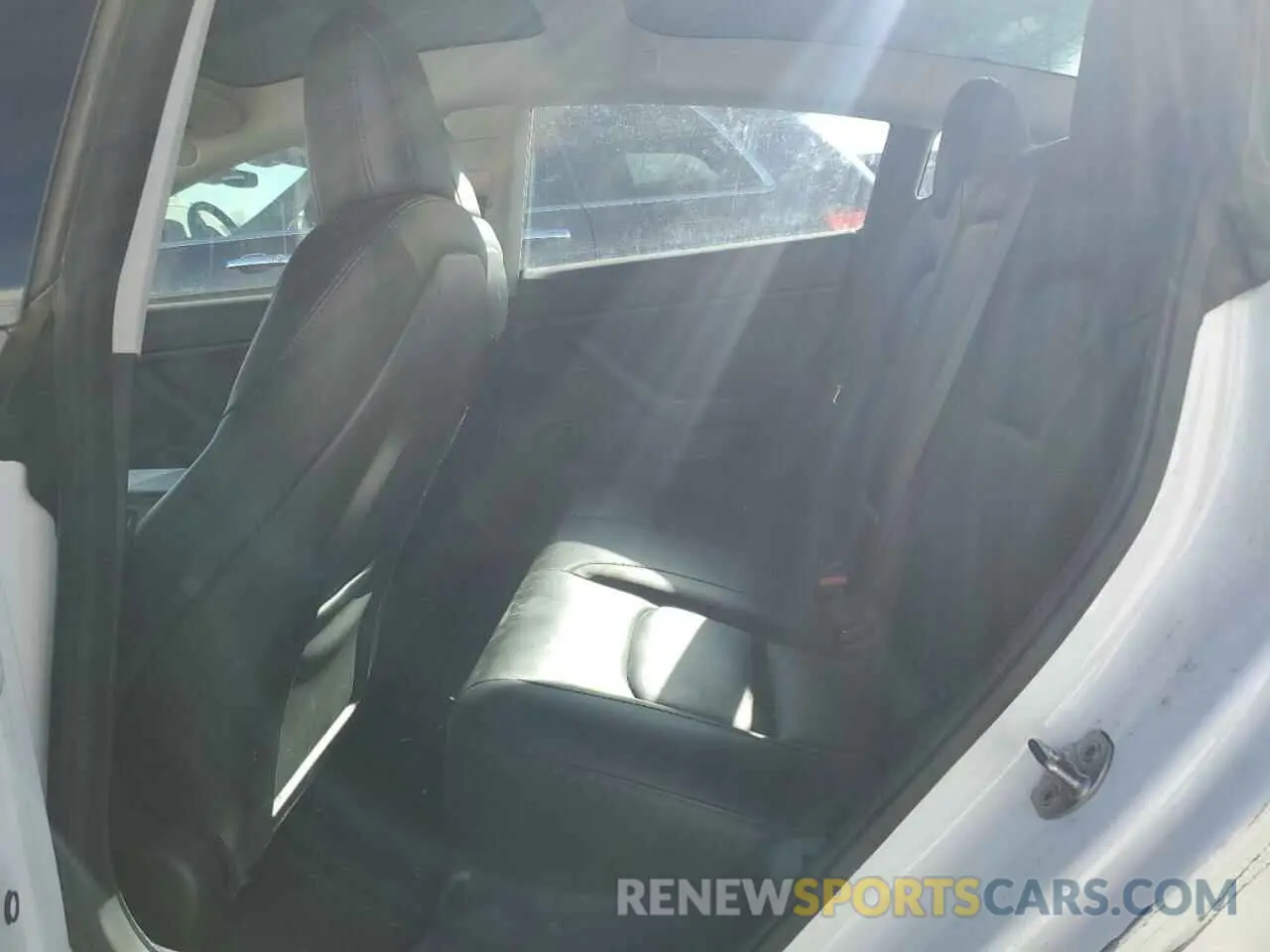 10 fotografías del automóvil dañado 5YJ3E1EB0KF390214 TESLA MODEL 3 2019