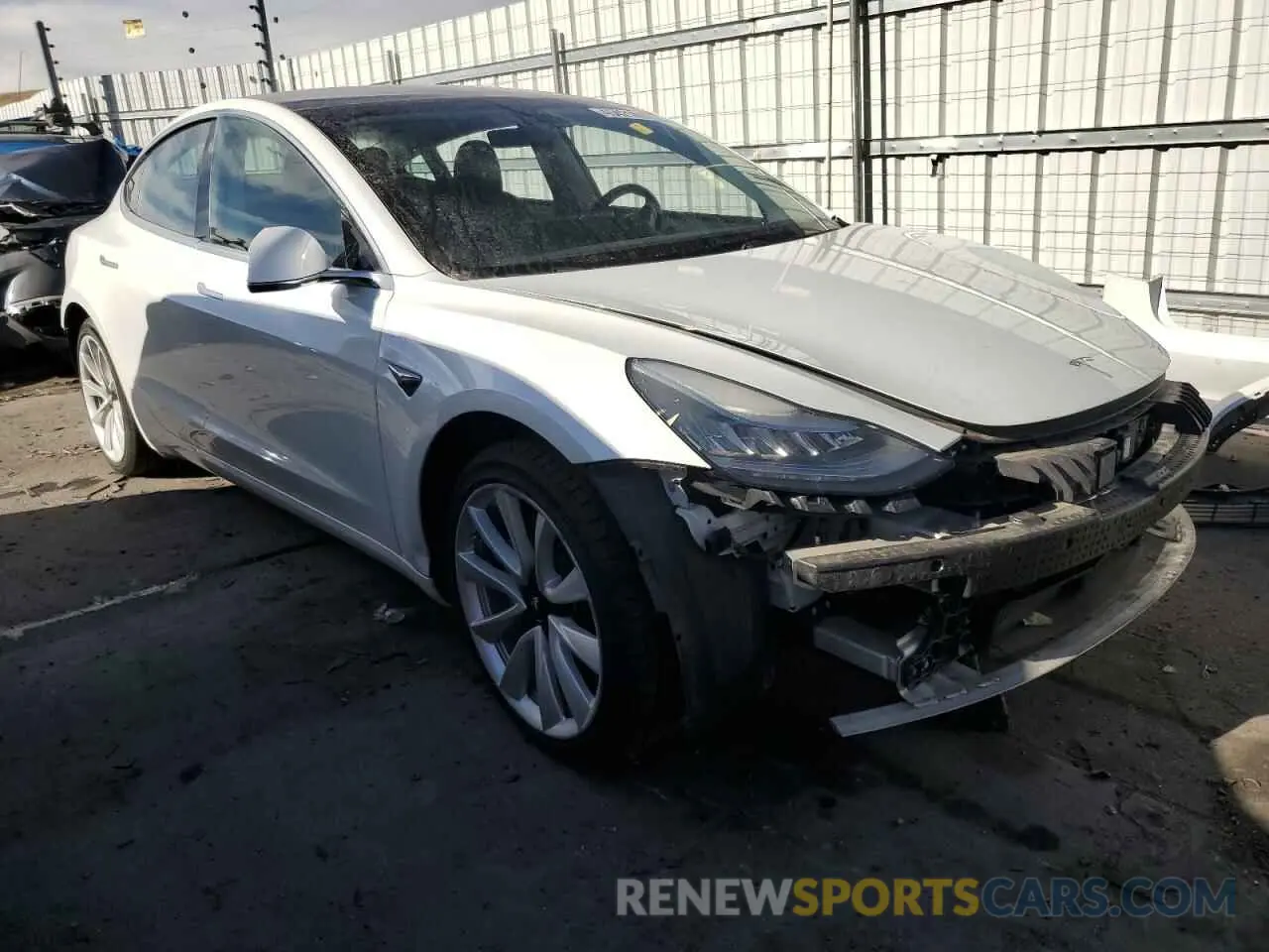 4 fotografías del automóvil dañado 5YJ3E1EB0KF390214 TESLA MODEL 3 2019