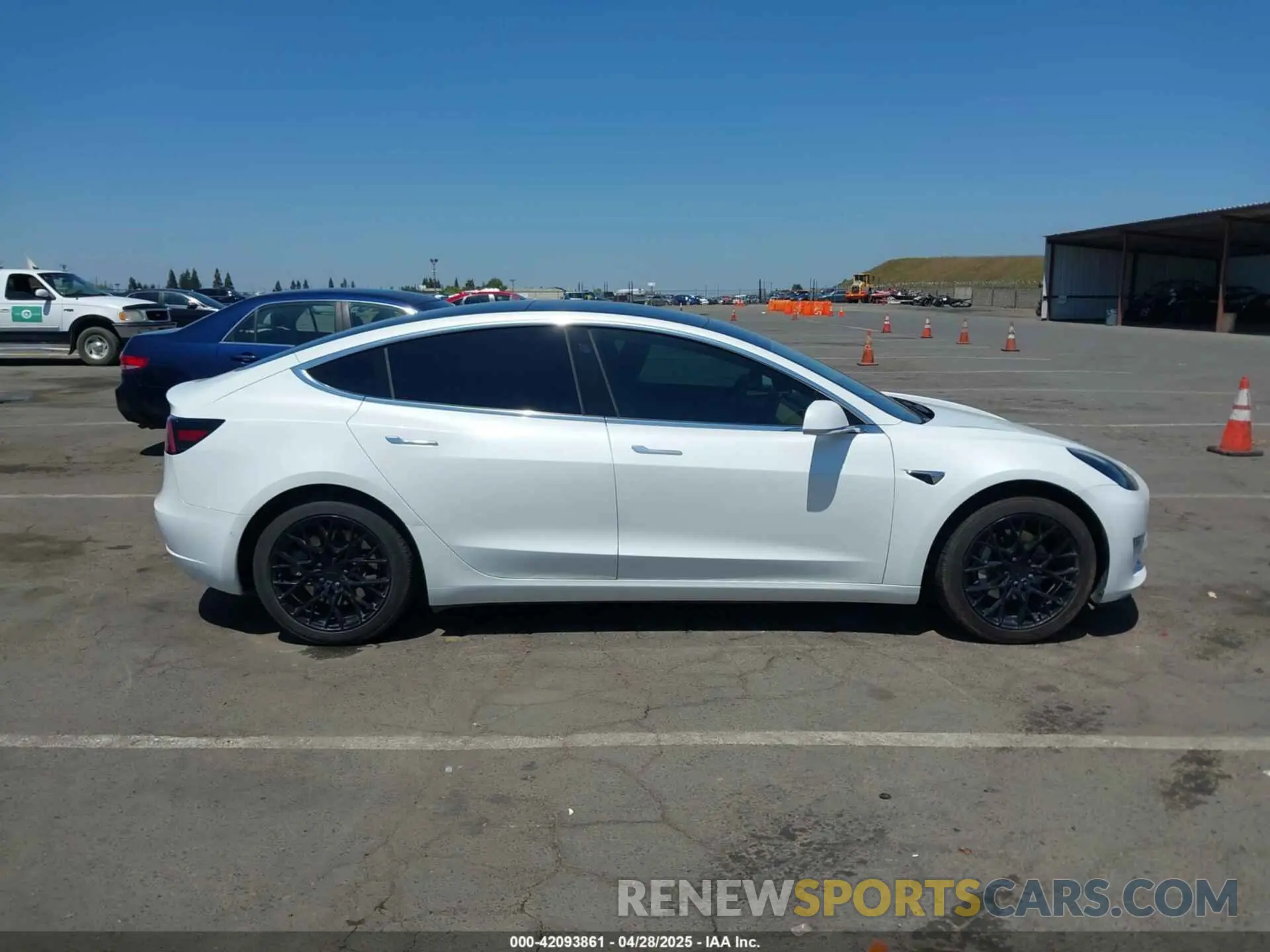 13 fotografías del automóvil dañado 5YJ3E1EB0KF433398 TESLA MODEL 3 2019