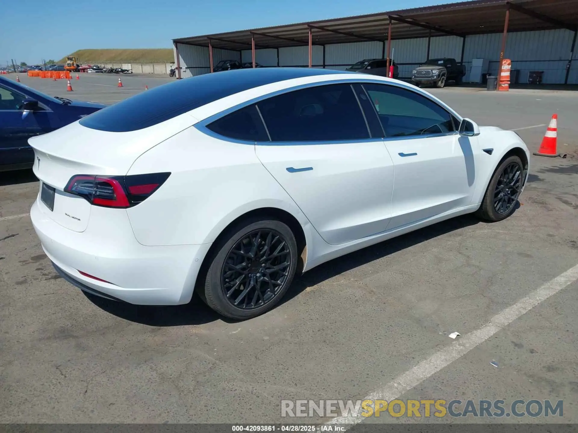 4 fotografías del automóvil dañado 5YJ3E1EB0KF433398 TESLA MODEL 3 2019