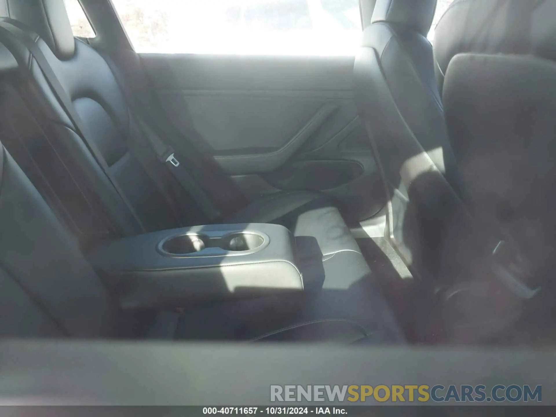 8 fotografías del automóvil dañado 5YJ3E1EB0KF437046 TESLA MODEL 3 2019