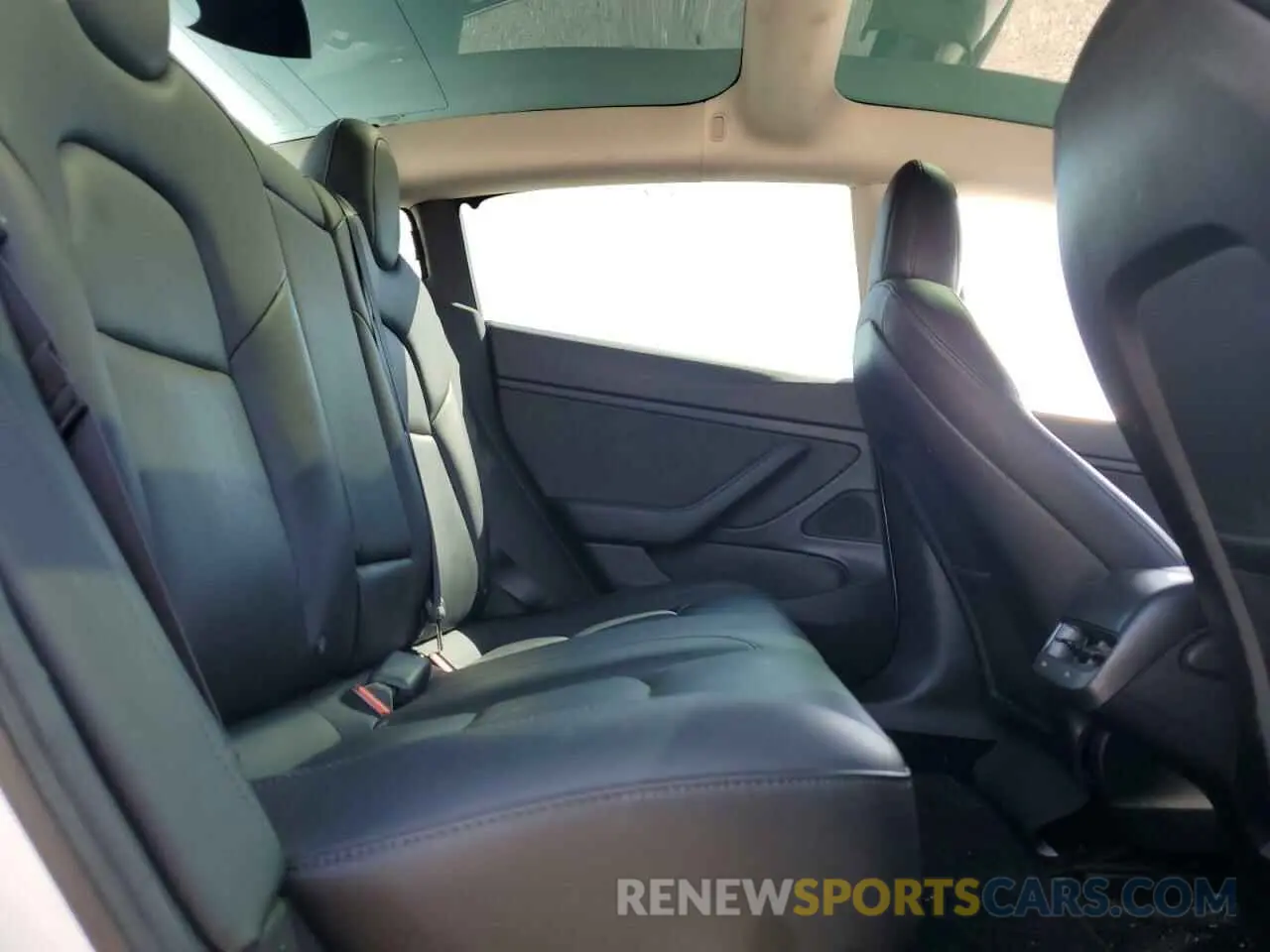 10 fotografías del automóvil dañado 5YJ3E1EB0KF437418 TESLA MODEL 3 2019