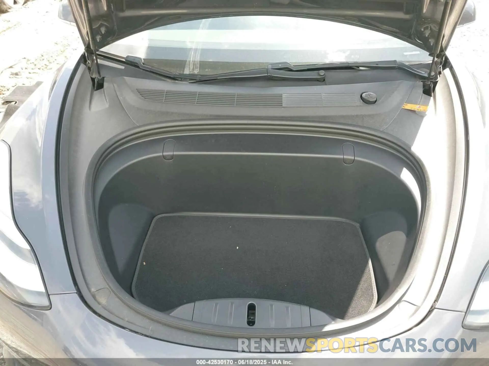 10 fotografías del automóvil dañado 5YJ3E1EB1KF205720 TESLA MODEL 3 2019
