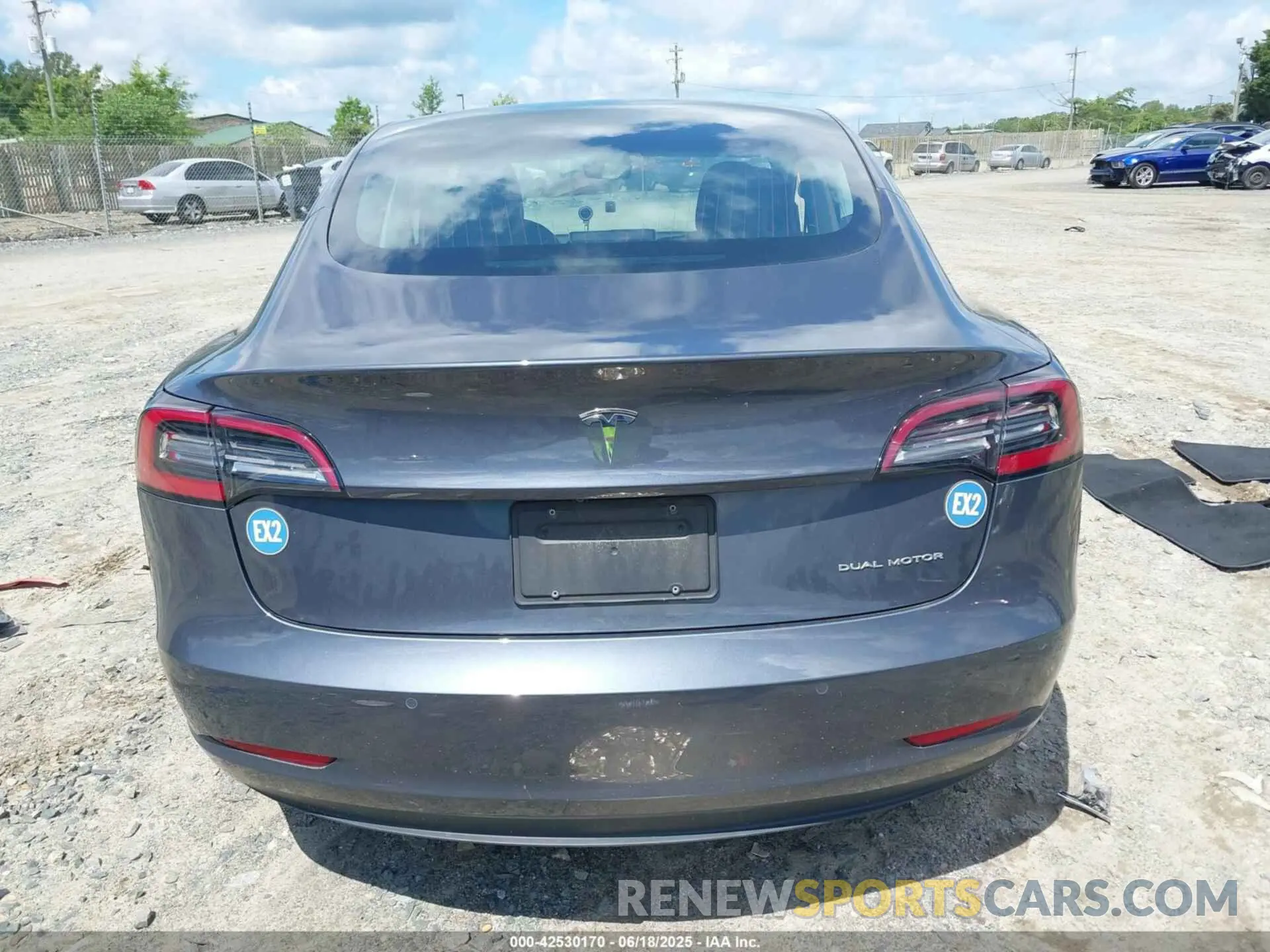 17 fotografías del automóvil dañado 5YJ3E1EB1KF205720 TESLA MODEL 3 2019