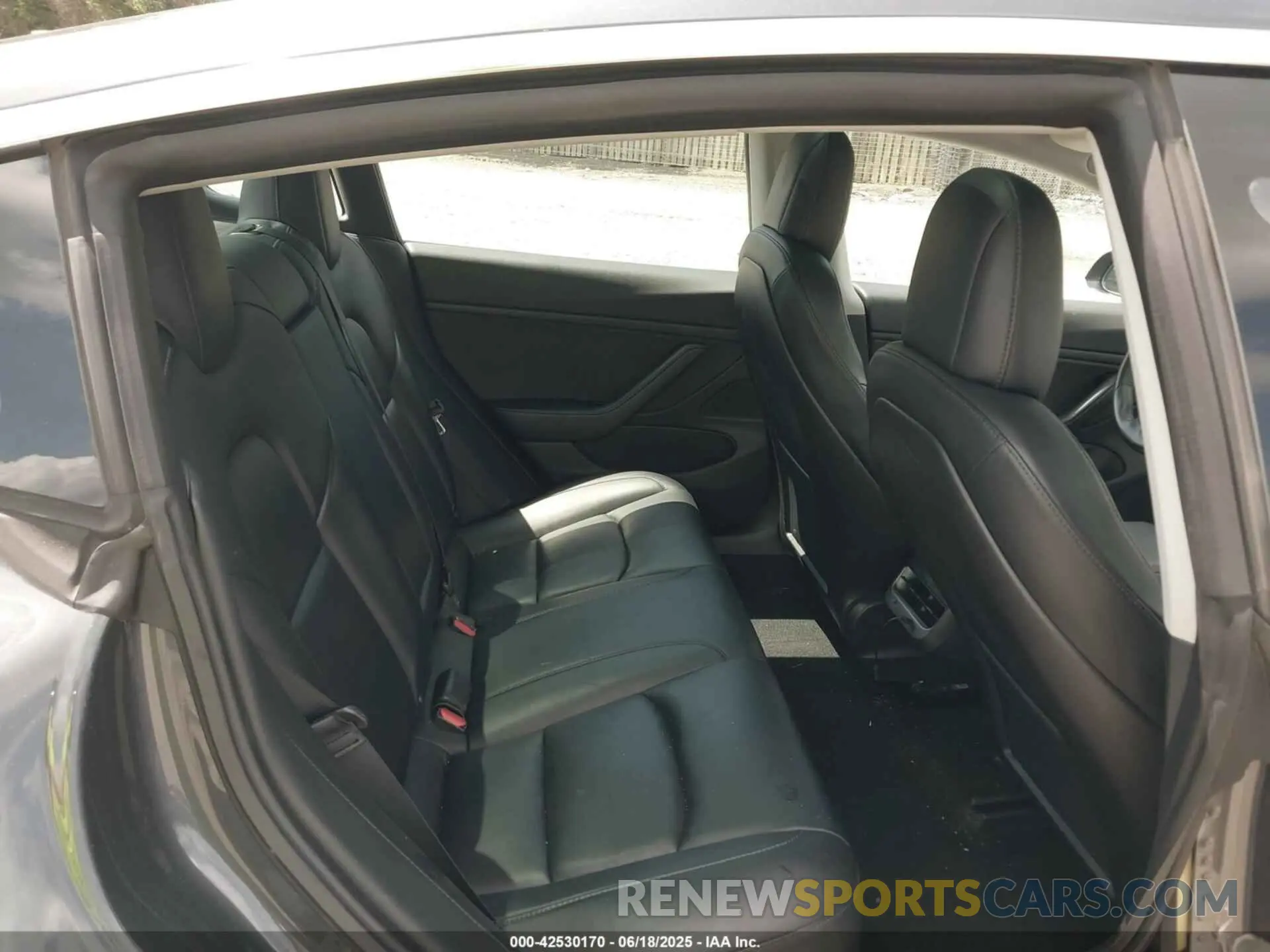 8 fotografías del automóvil dañado 5YJ3E1EB1KF205720 TESLA MODEL 3 2019