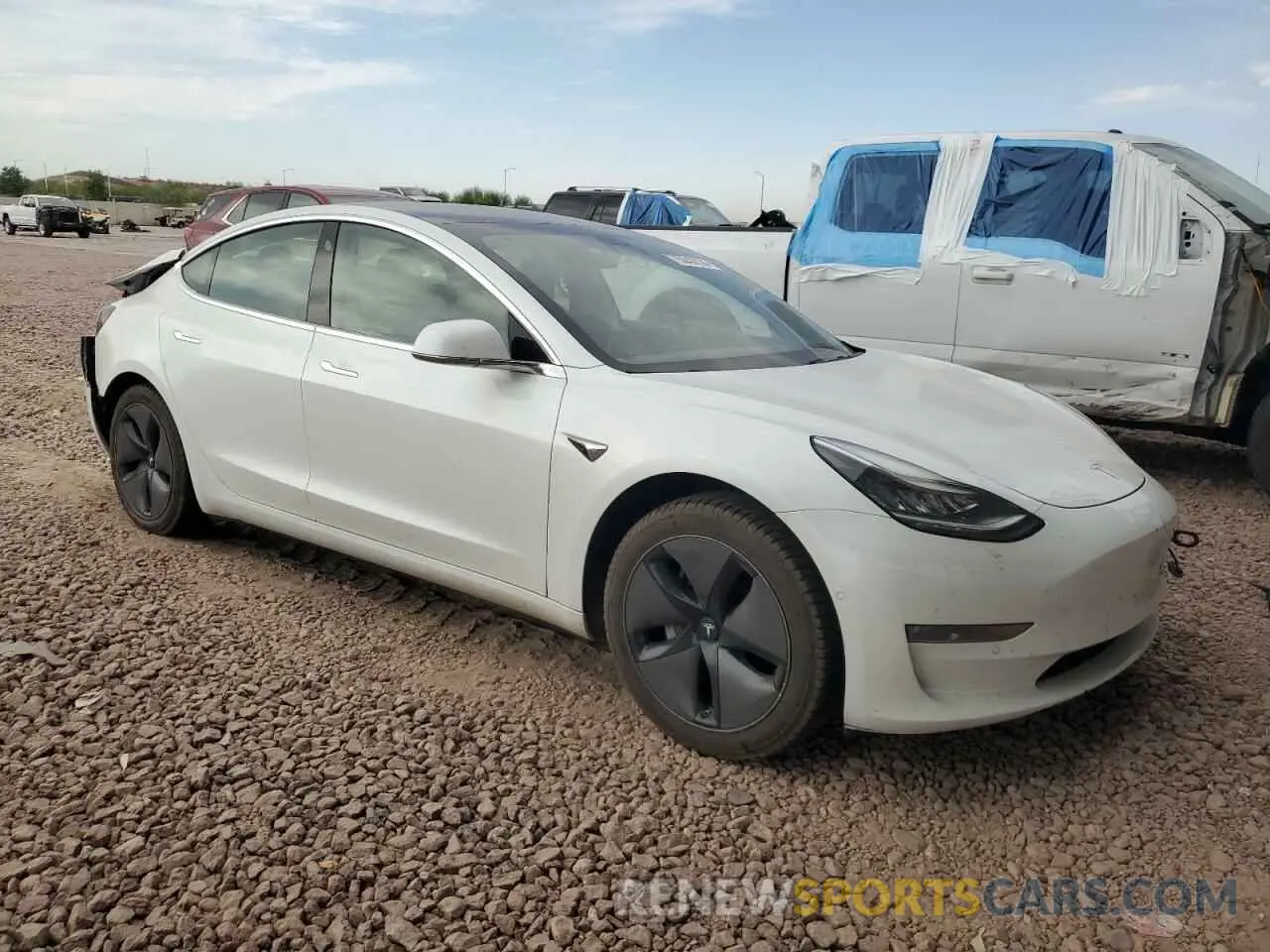 4 fotografías del automóvil dañado 5YJ3E1EB1KF387967 TESLA MODEL 3 2019